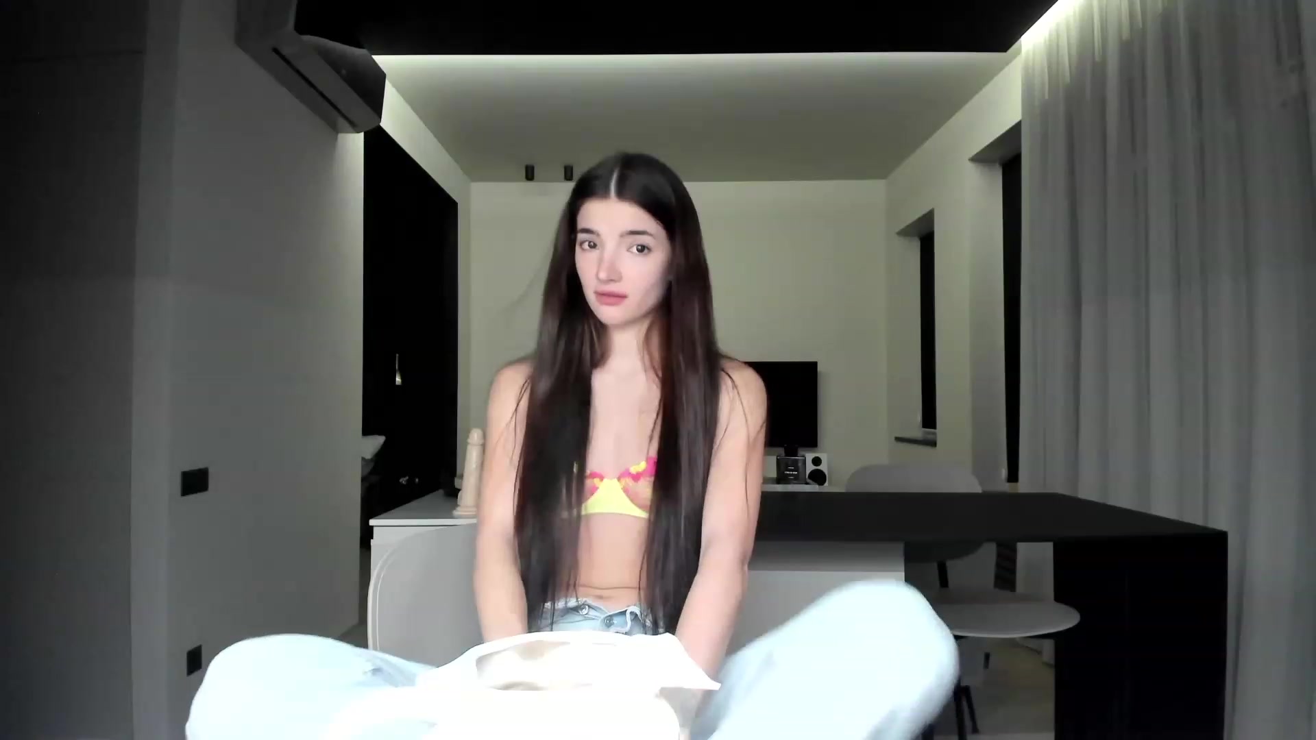 Gallery image thumbnail from SweetKlem's myfreecams stream on, 02/03/2023, 20:02 image 11 of 20