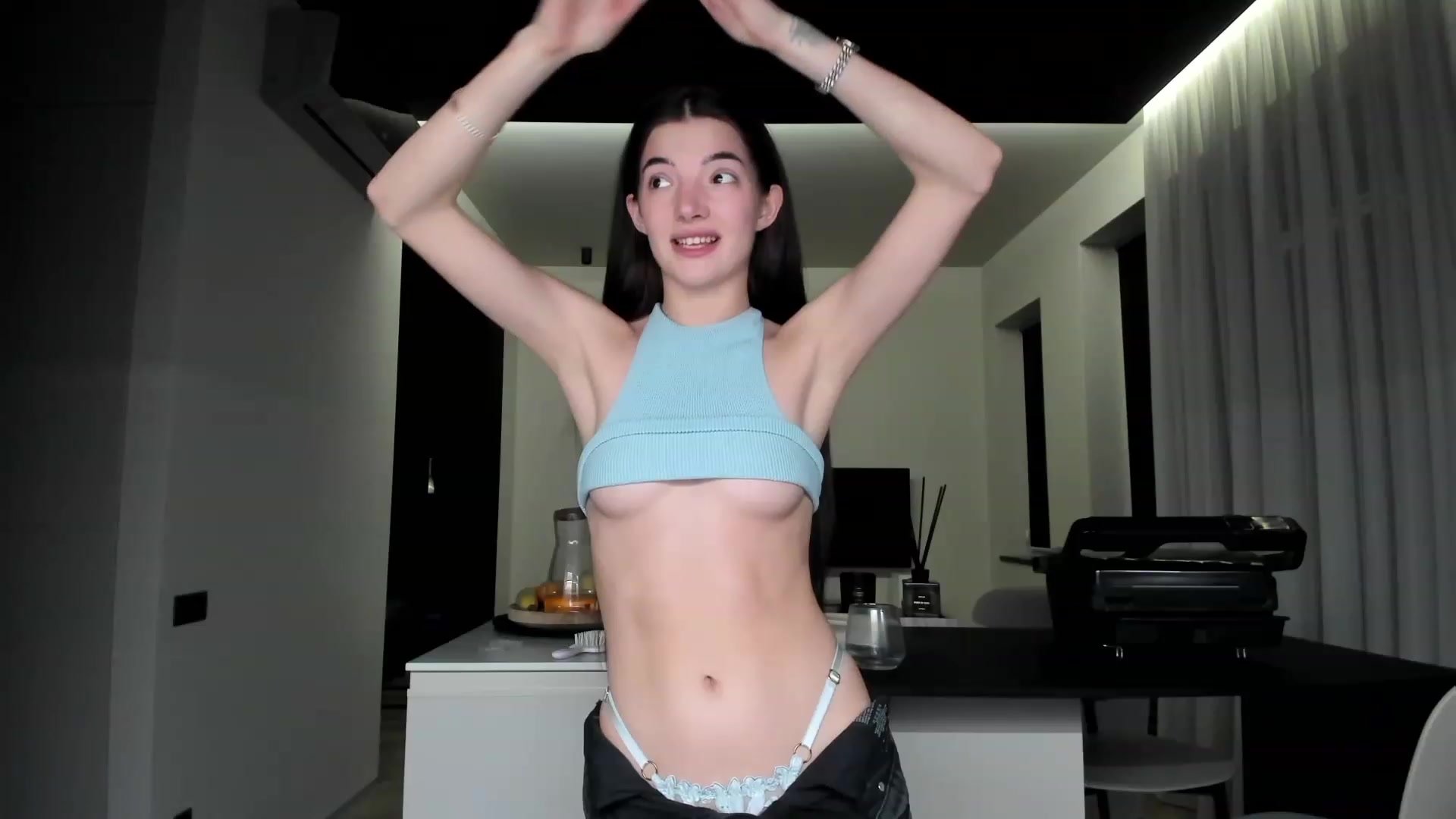 Gallery image thumbnail from SweetKlem's myfreecams stream on, 02/06/2023, 02:11 image 12 of 20