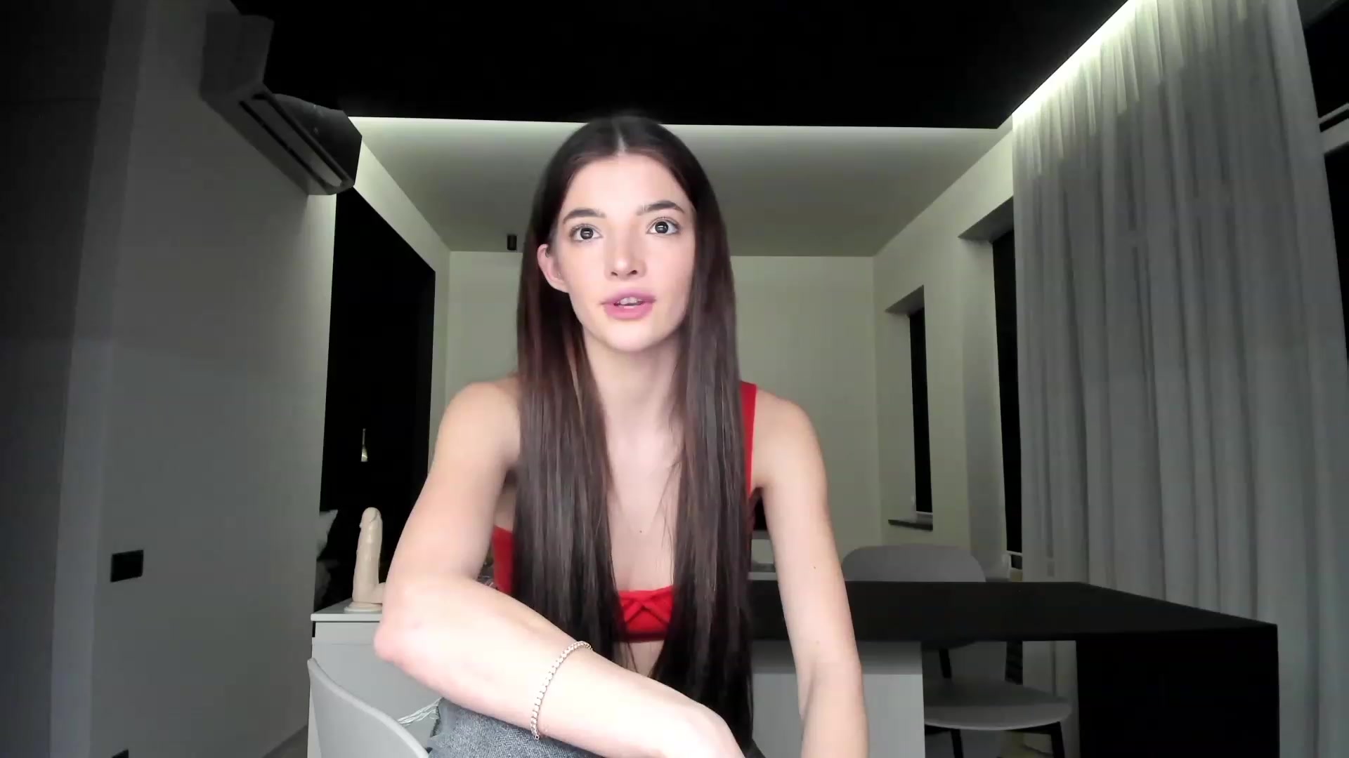 Gallery image thumbnail from SweetKlem's myfreecams stream on, 02/06/2023, 21:42 image 3 of 20