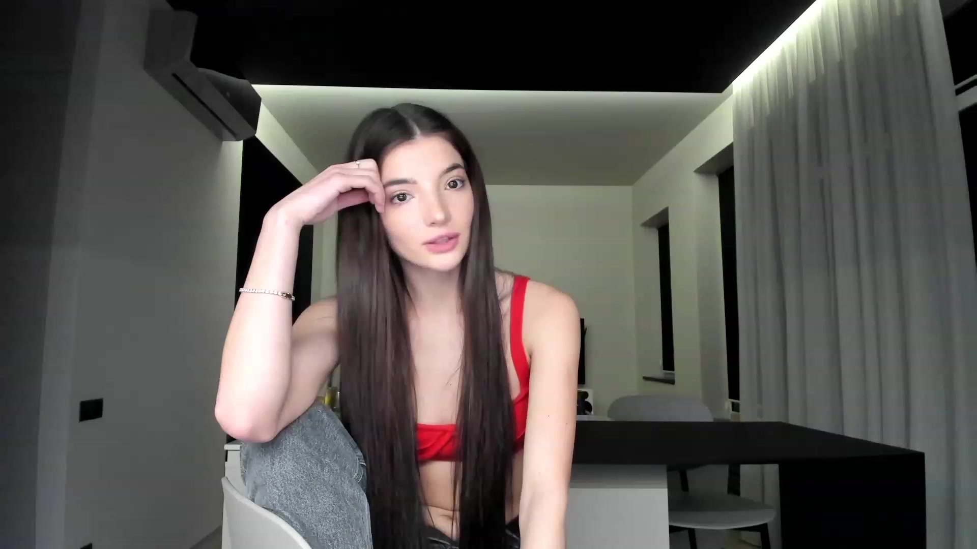 Gallery image thumbnail from SweetKlem's myfreecams stream on, 02/06/2023, 21:42 image 2 of 20