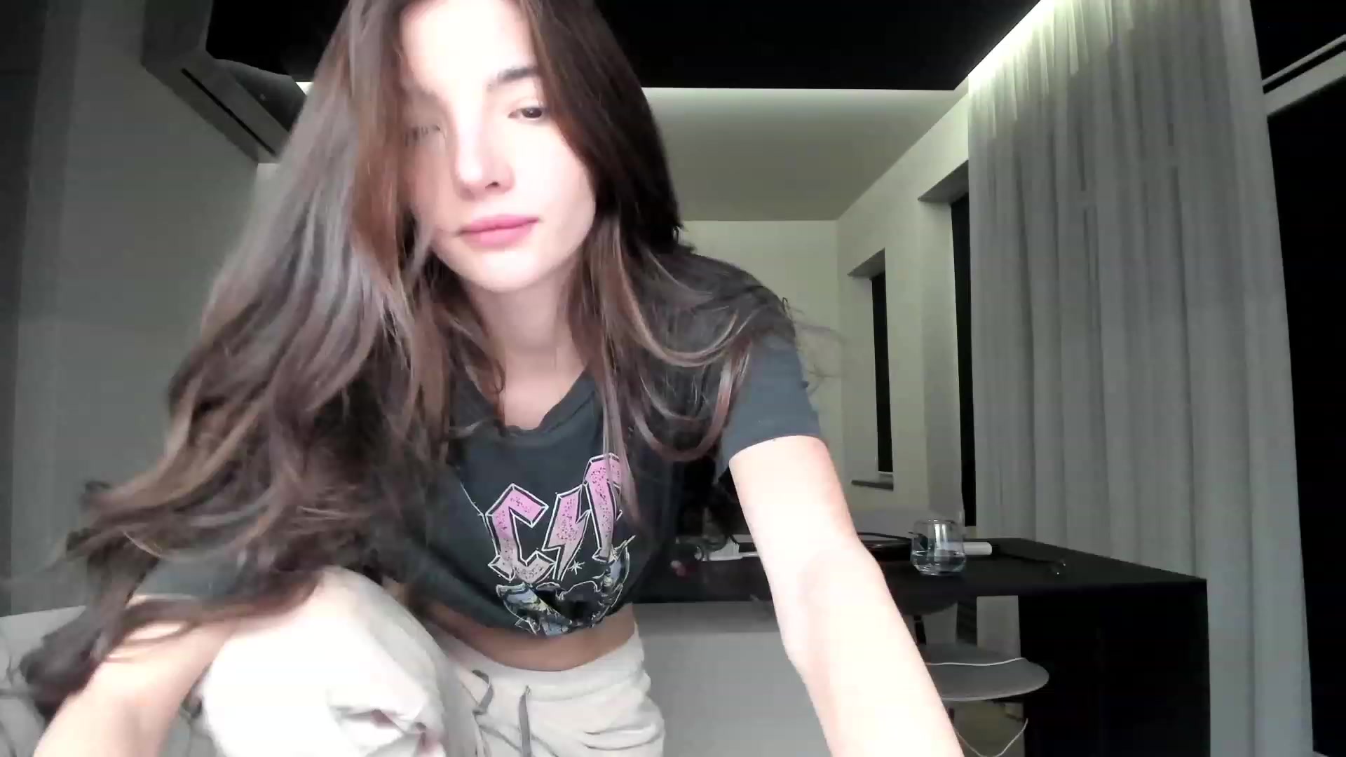 Gallery image thumbnail from SweetKlem's myfreecams stream on, 02/08/2023, 24:05 image 12 of 20