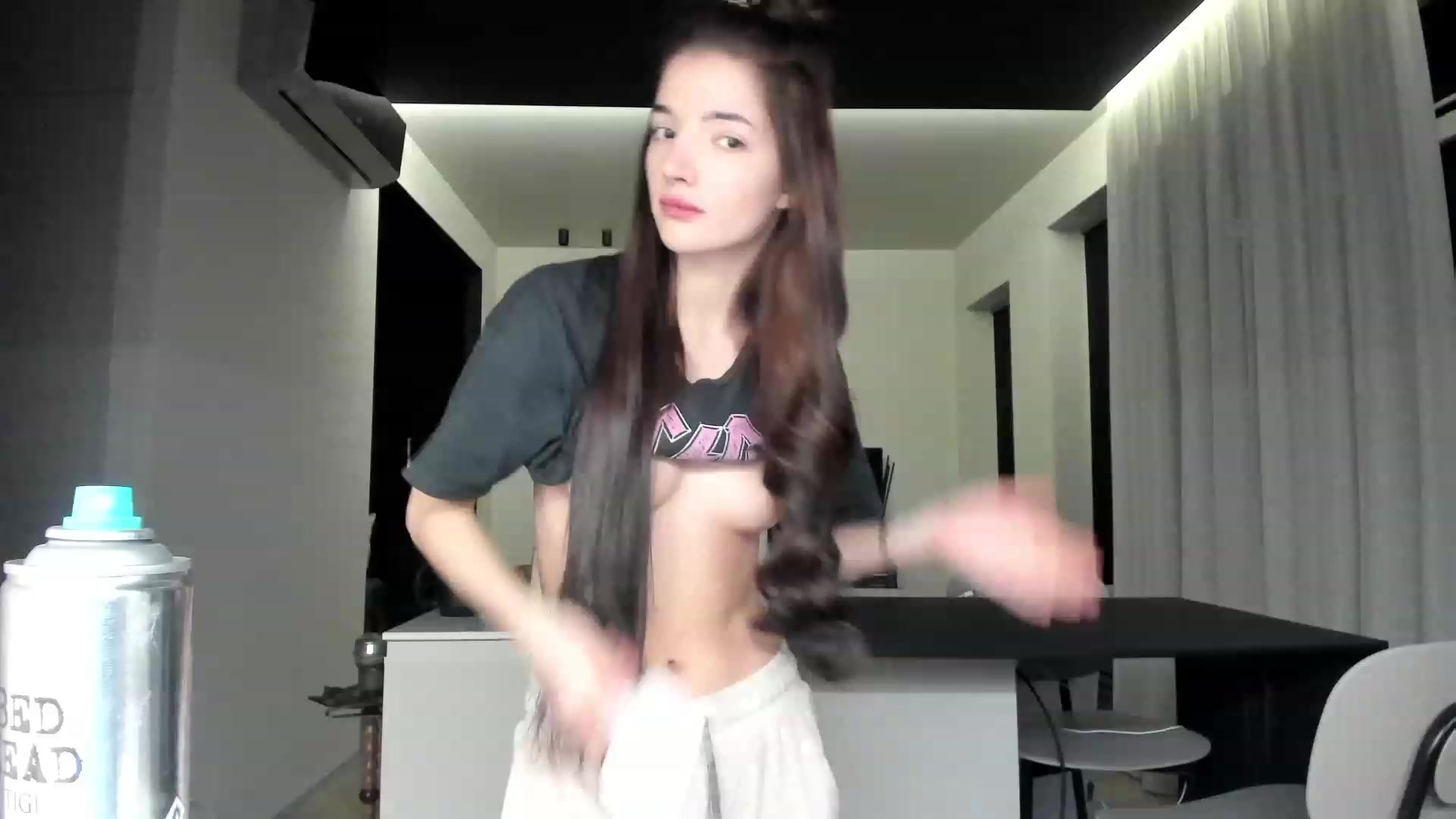 Gallery image thumbnail from SweetKlem's myfreecams stream on, 02/08/2023, 24:05 image 2 of 20