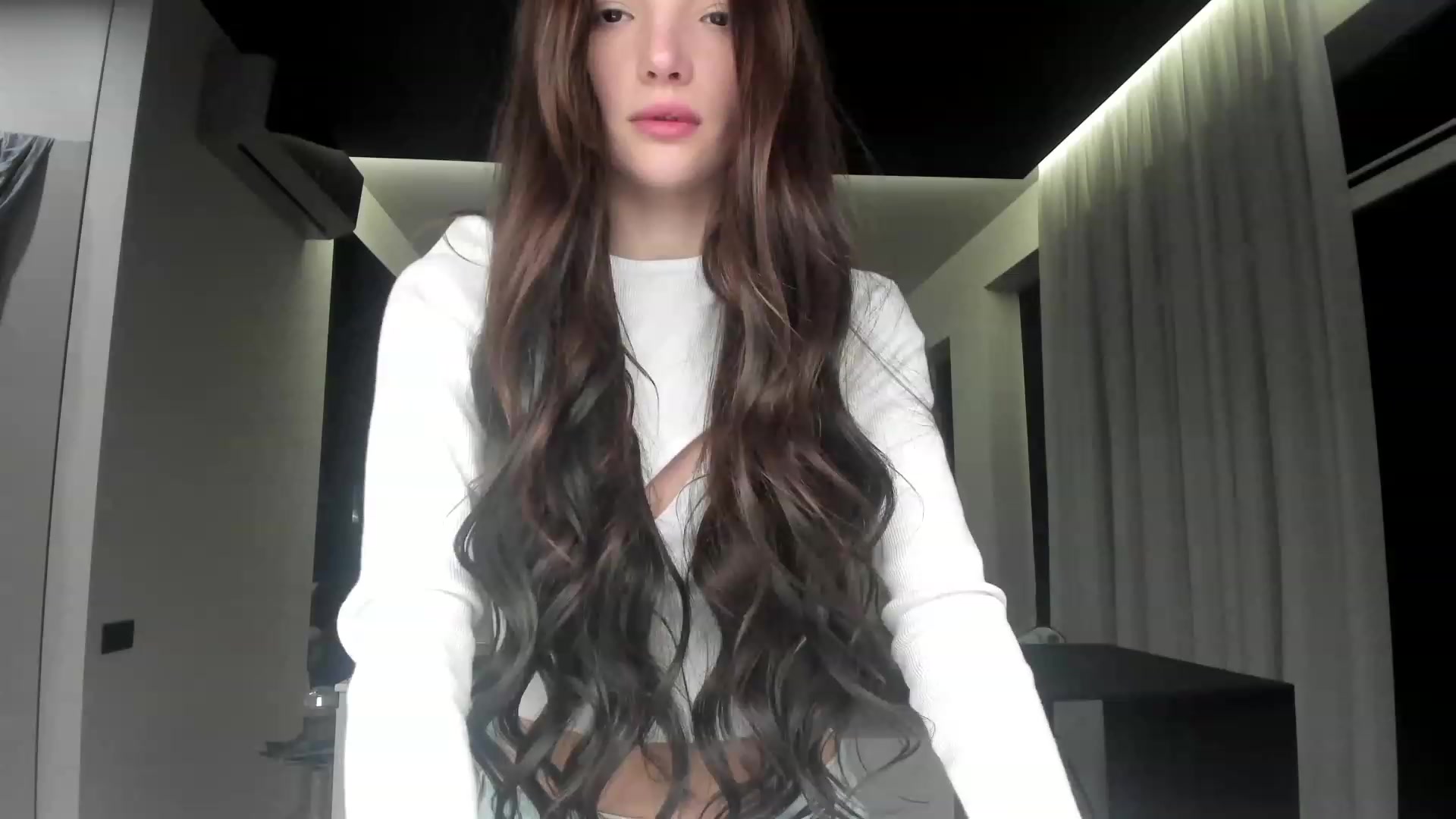 Gallery image thumbnail from SweetKlem's myfreecams stream on, 02/09/2023, 23:16 image 4 of 20