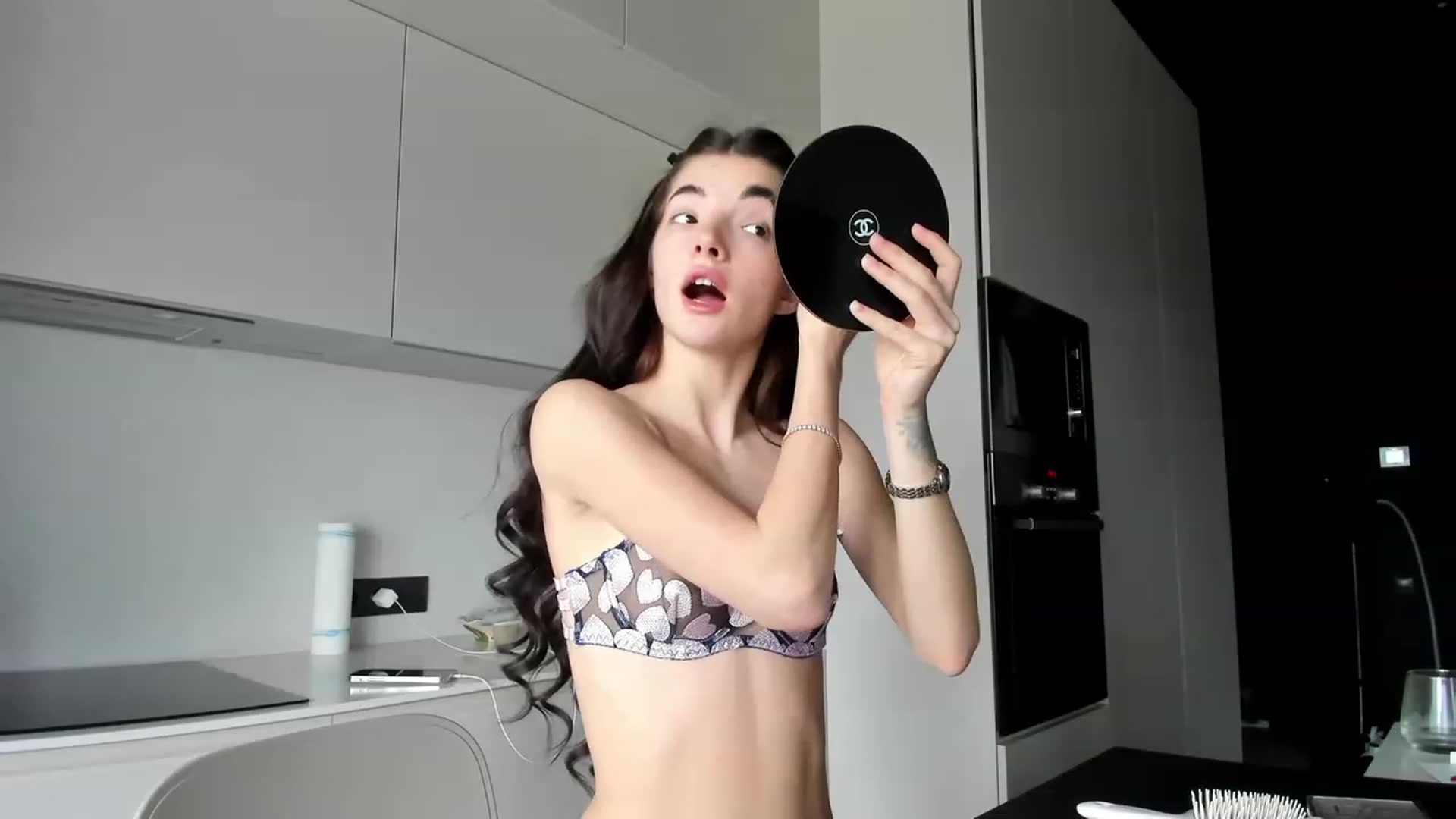 Gallery image thumbnail from SweetKlem's myfreecams stream on, 02/14/2023, 13:20 image 9 of 20