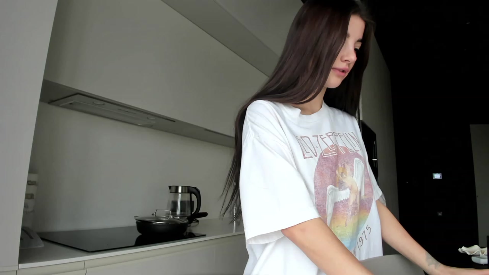 Gallery image thumbnail from SweetKlem's myfreecams stream on, 02/21/2023, 09:21 image 4 of 20