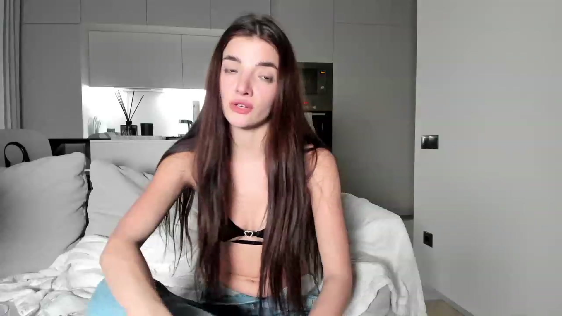 Gallery image thumbnail from SweetKlem's myfreecams stream on, 02/25/2023, 21:08 image 15 of 20