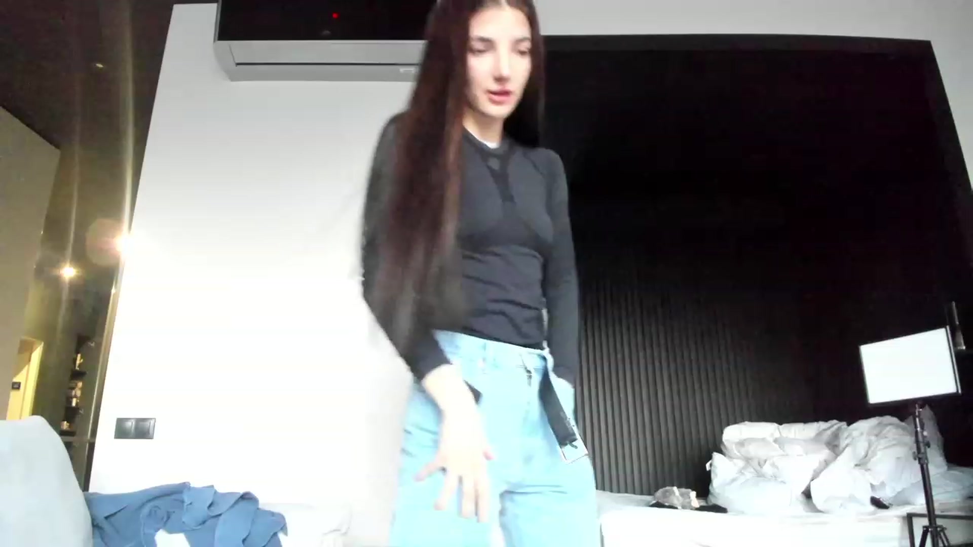 Gallery image thumbnail from SweetKlem's myfreecams stream on, 03/02/2023, 15:42 image 15 of 20