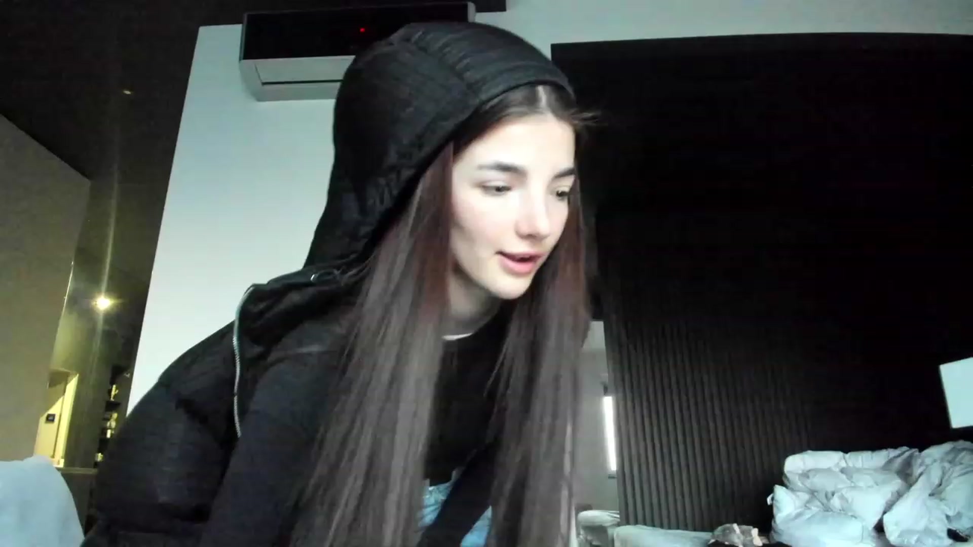 Gallery image thumbnail from SweetKlem's myfreecams stream on, 03/02/2023, 15:42 image 19 of 20