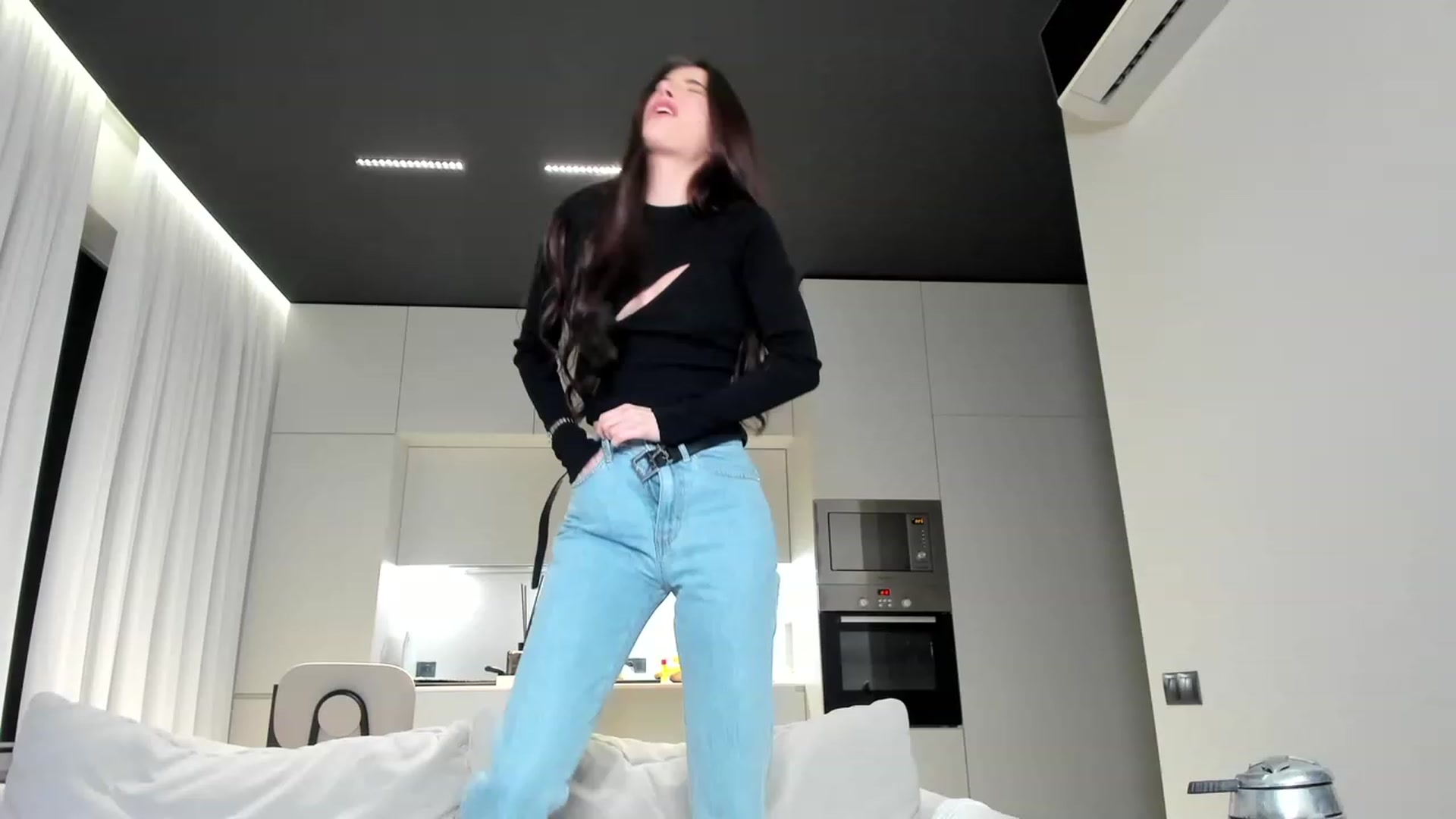 Gallery image thumbnail from SweetKlem's myfreecams stream on, 03/07/2023, 23:11 image 6 of 20