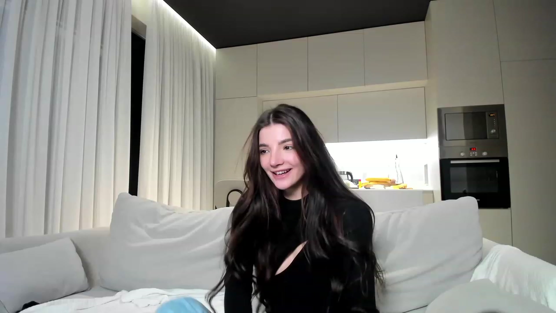 Gallery image thumbnail from SweetKlem's myfreecams stream on, 03/07/2023, 23:11 image 18 of 20