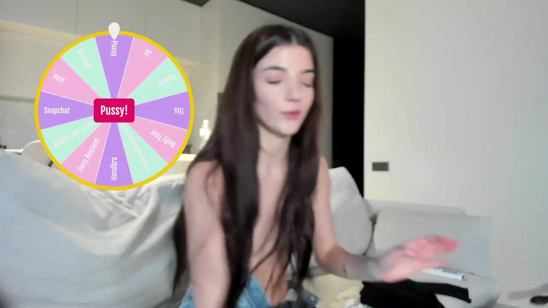 Gallery image thumbnail from SweetKlem's myfreecams stream on, 03/09/2023, 15:26 image 19 of 20