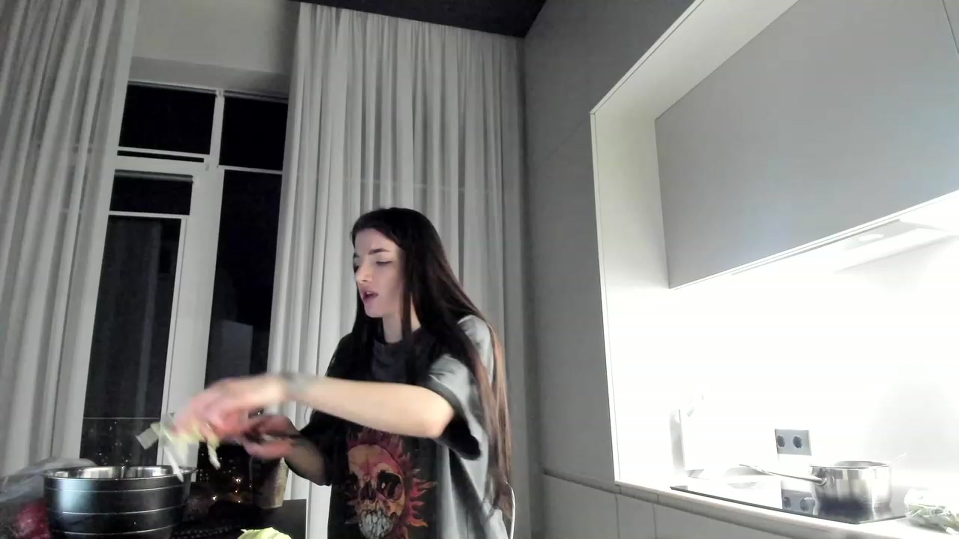 Gallery image thumbnail from SweetKlem's myfreecams stream on, 03/10/2023, 19:45 image 2 of 20