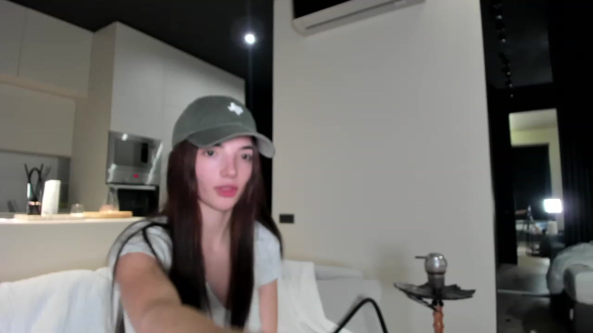 Gallery image thumbnail from SweetKlem's myfreecams stream on, 03/13/2023, 24:44 image 8 of 20