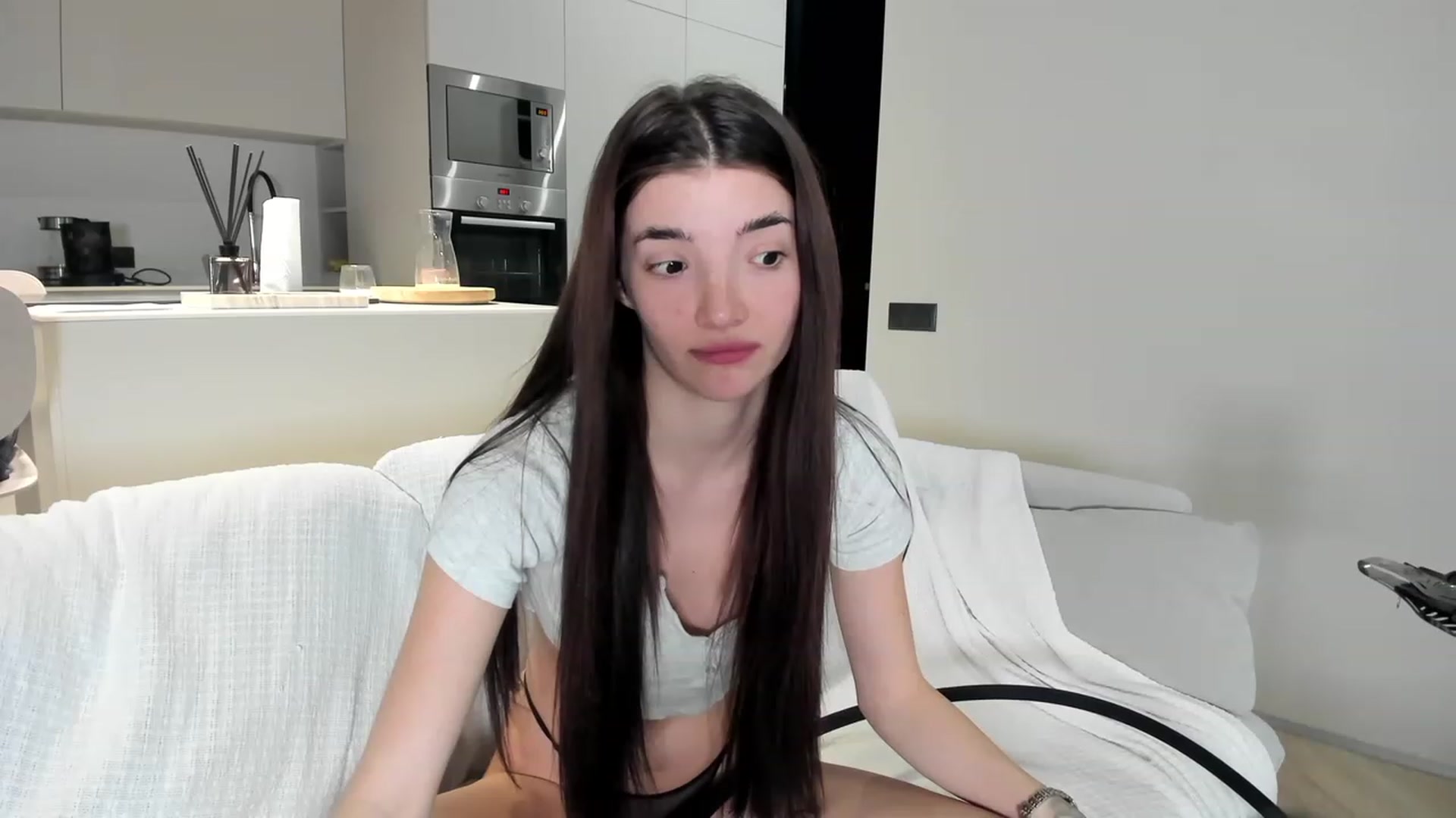 Gallery image thumbnail from SweetKlem's myfreecams stream on, 03/13/2023, 24:44 image 10 of 20