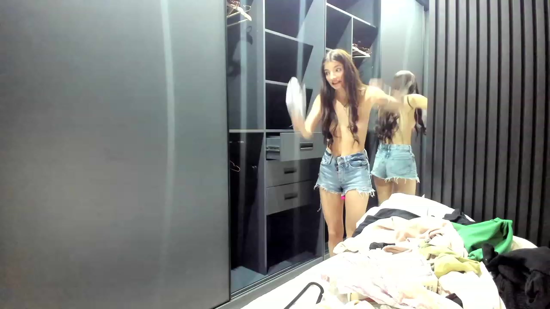 Gallery image thumbnail from SweetKlem's myfreecams stream on, 03/14/2023, 19:42 image 13 of 20