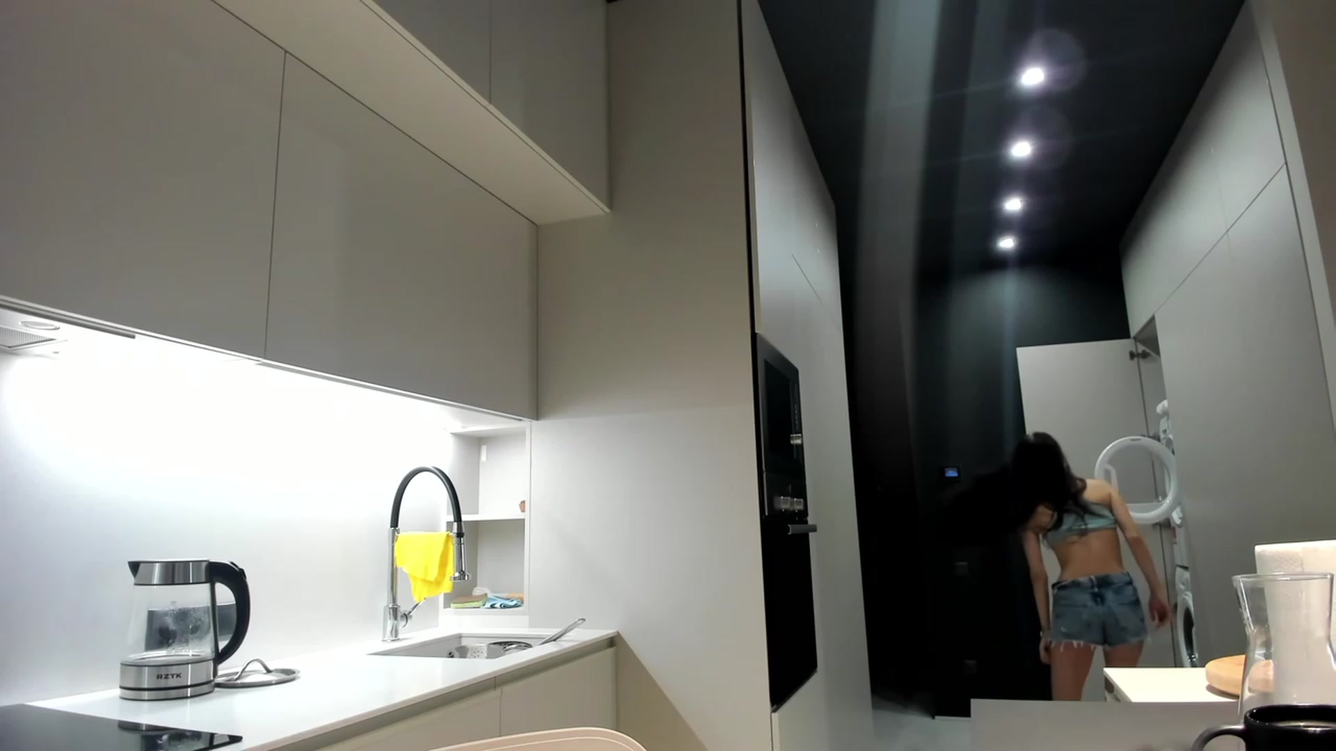 Gallery image thumbnail from SweetKlem's myfreecams stream on, 03/15/2023, 24:21 image 10 of 20