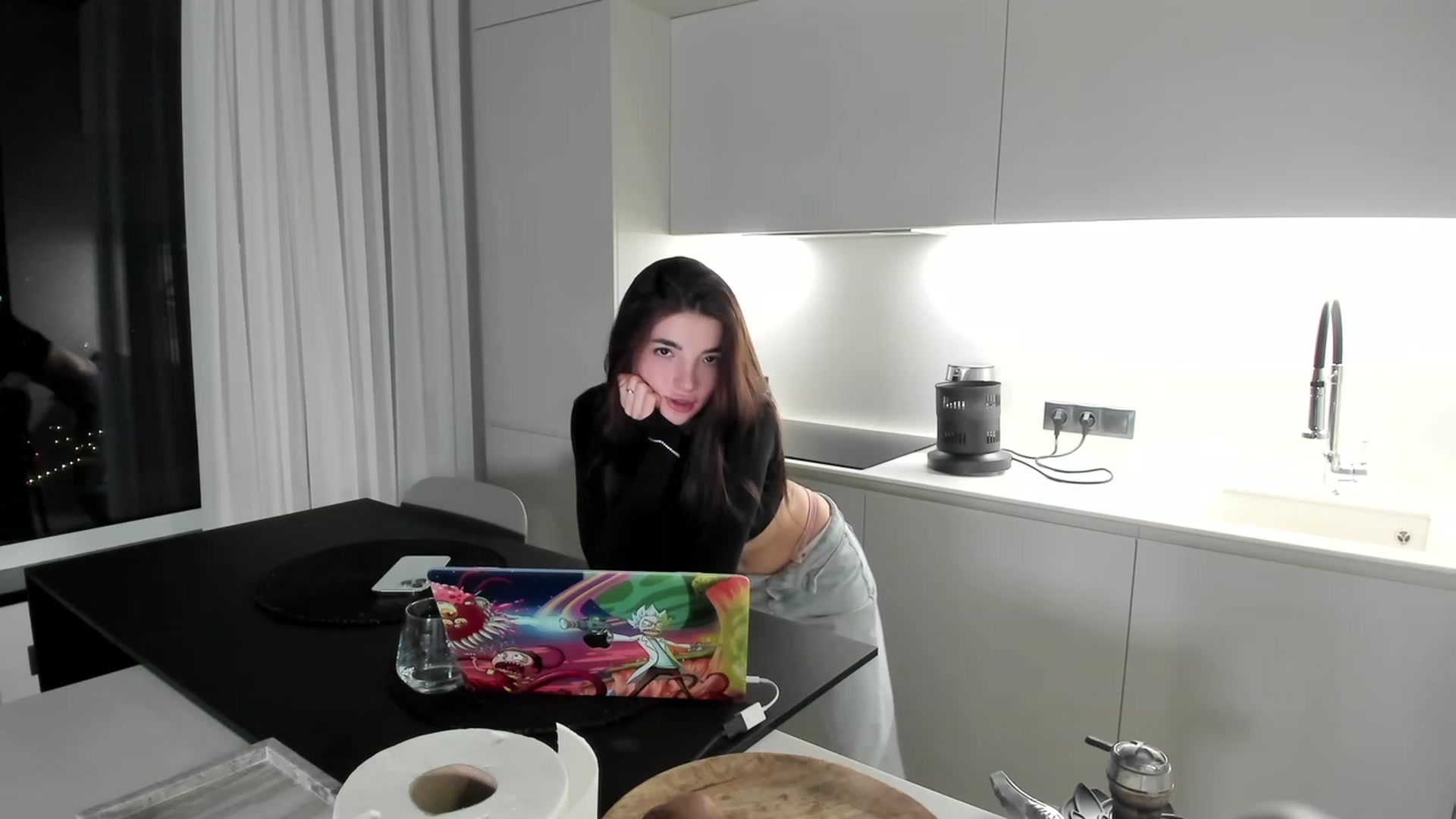 Gallery image thumbnail from SweetKlem's myfreecams stream on, 03/19/2023, 18:17 image 13 of 20