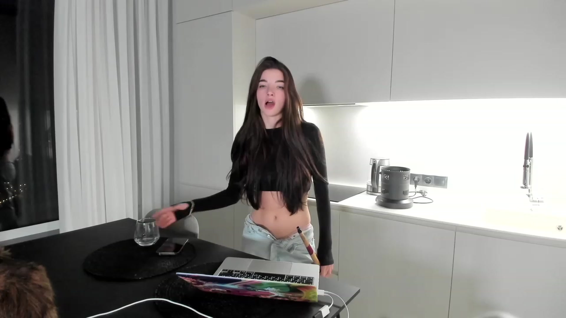 Gallery image thumbnail from SweetKlem's myfreecams stream on, 03/19/2023, 18:17 image 20 of 20