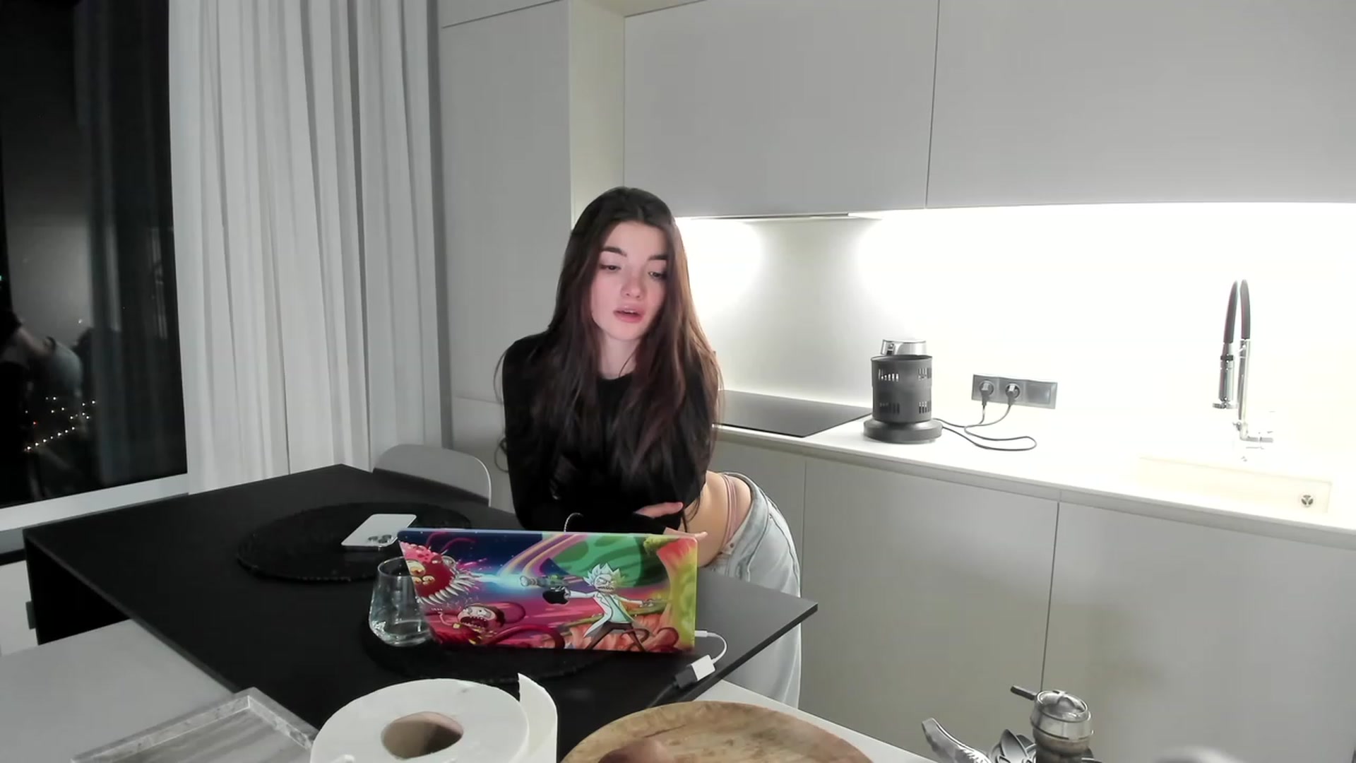 Gallery image thumbnail from SweetKlem's myfreecams stream on, 03/19/2023, 18:17 image 14 of 20