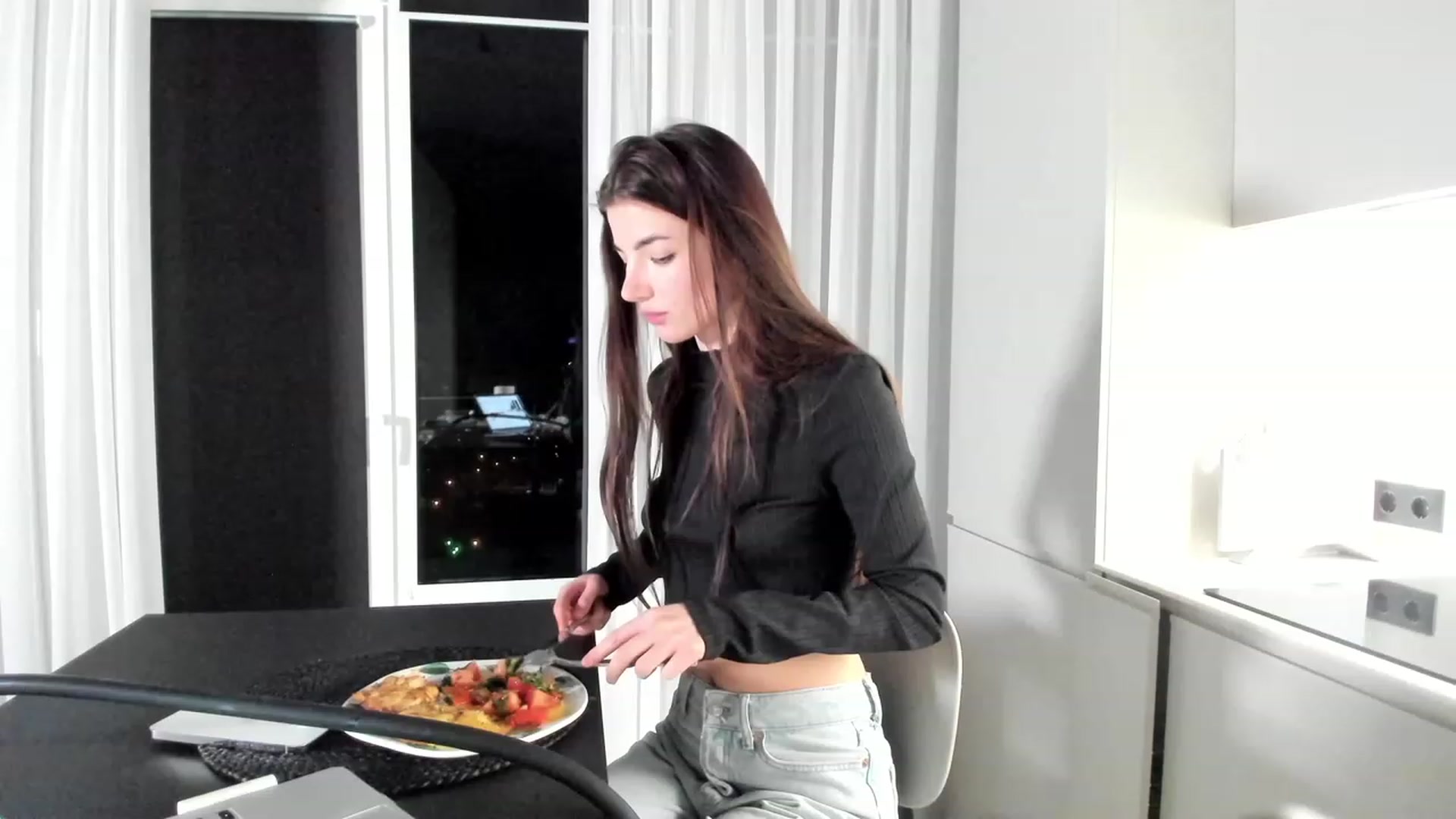 Gallery image thumbnail from SweetKlem's myfreecams stream on, 03/20/2023, 23:55 image 6 of 20