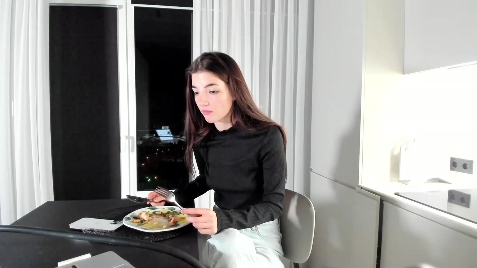 Gallery image thumbnail from SweetKlem's myfreecams stream on, 03/20/2023, 23:55 image 7 of 20