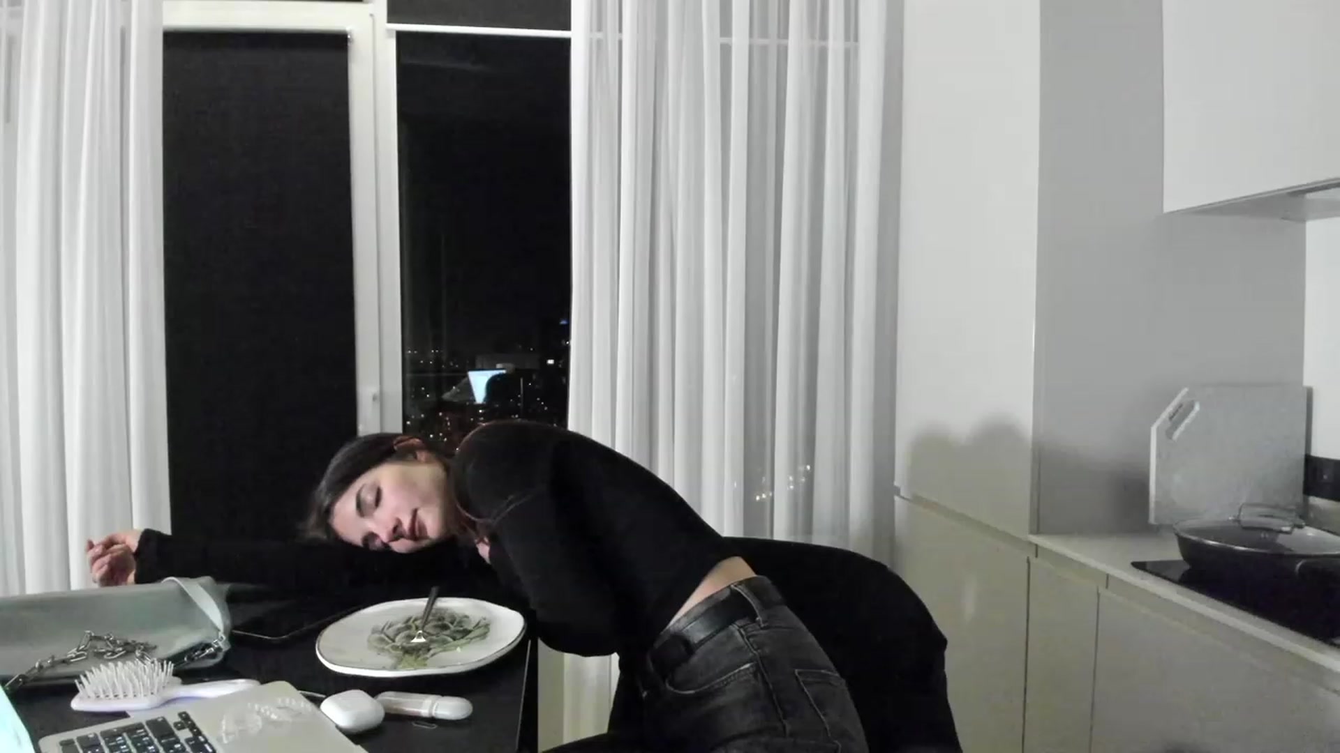 Gallery image thumbnail from SweetKlem's myfreecams stream on, 03/22/2023, 20:08 image 11 of 20