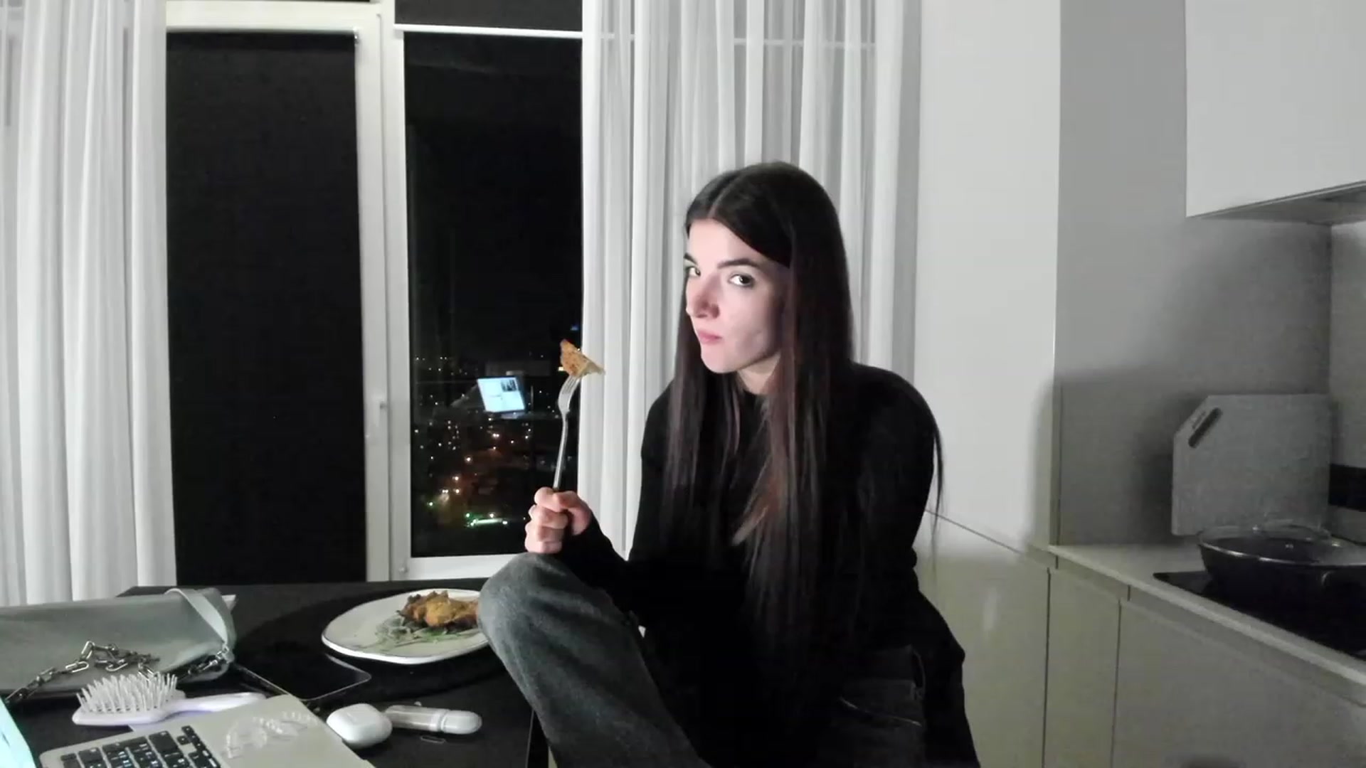 Gallery image thumbnail from SweetKlem's myfreecams stream on, 03/22/2023, 20:08 image 9 of 20