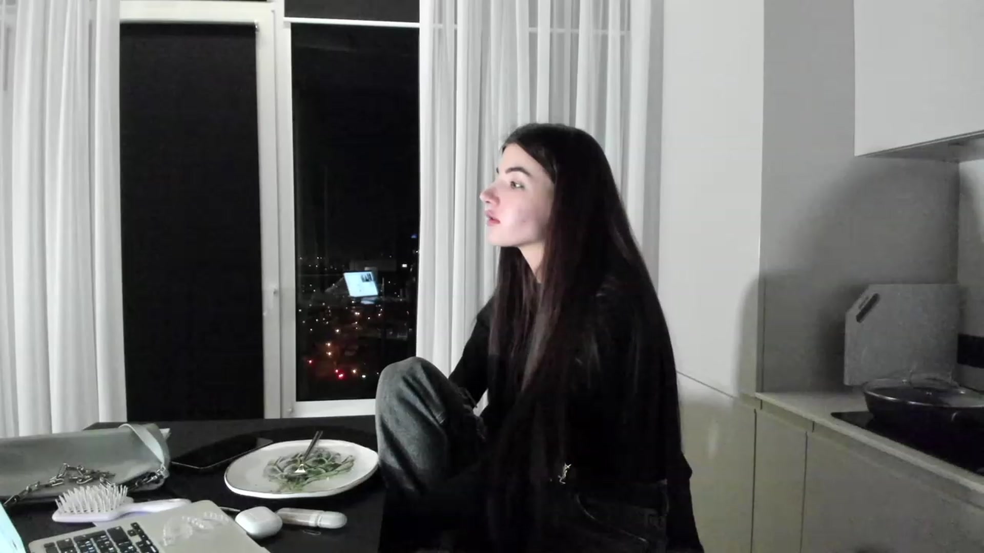 Gallery image thumbnail from SweetKlem's myfreecams stream on, 03/22/2023, 20:08 image 12 of 20