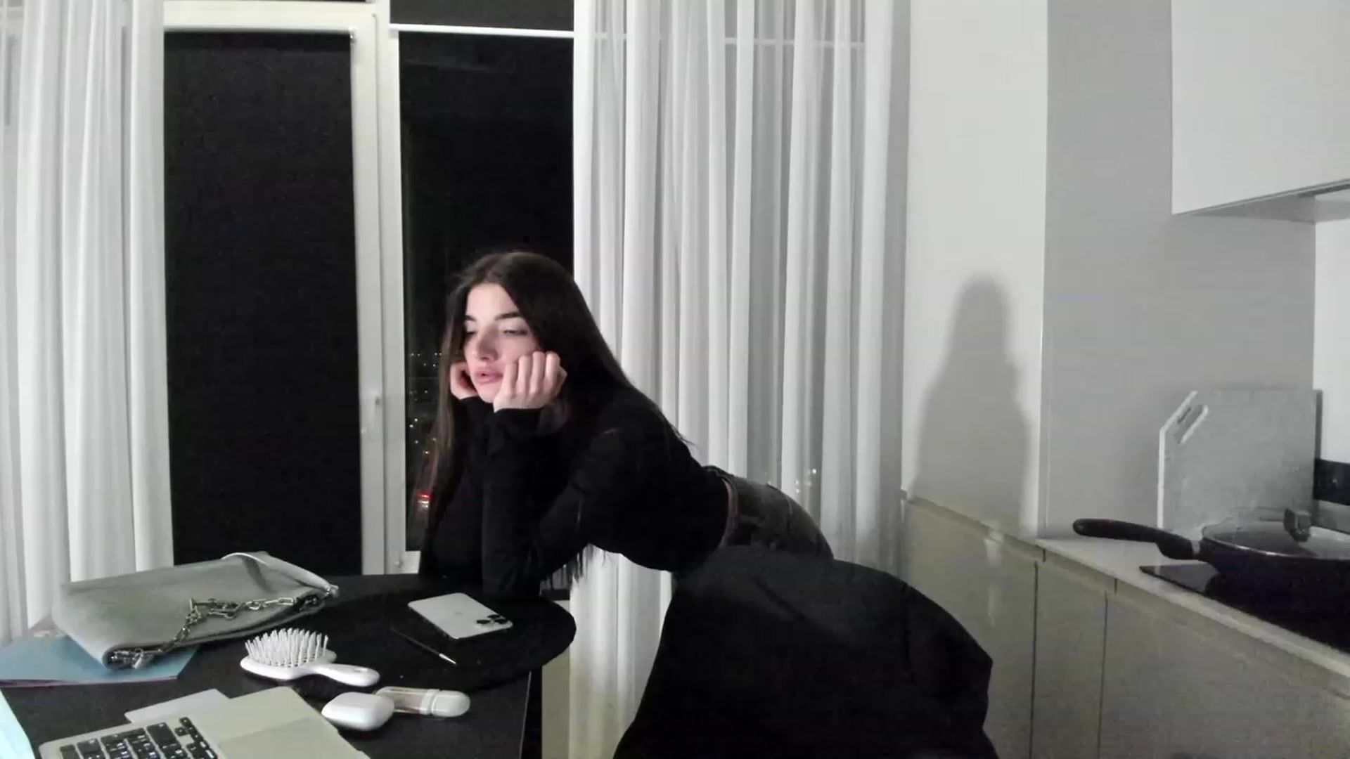 Gallery image thumbnail from SweetKlem's myfreecams stream on, 03/22/2023, 20:08 image 6 of 20