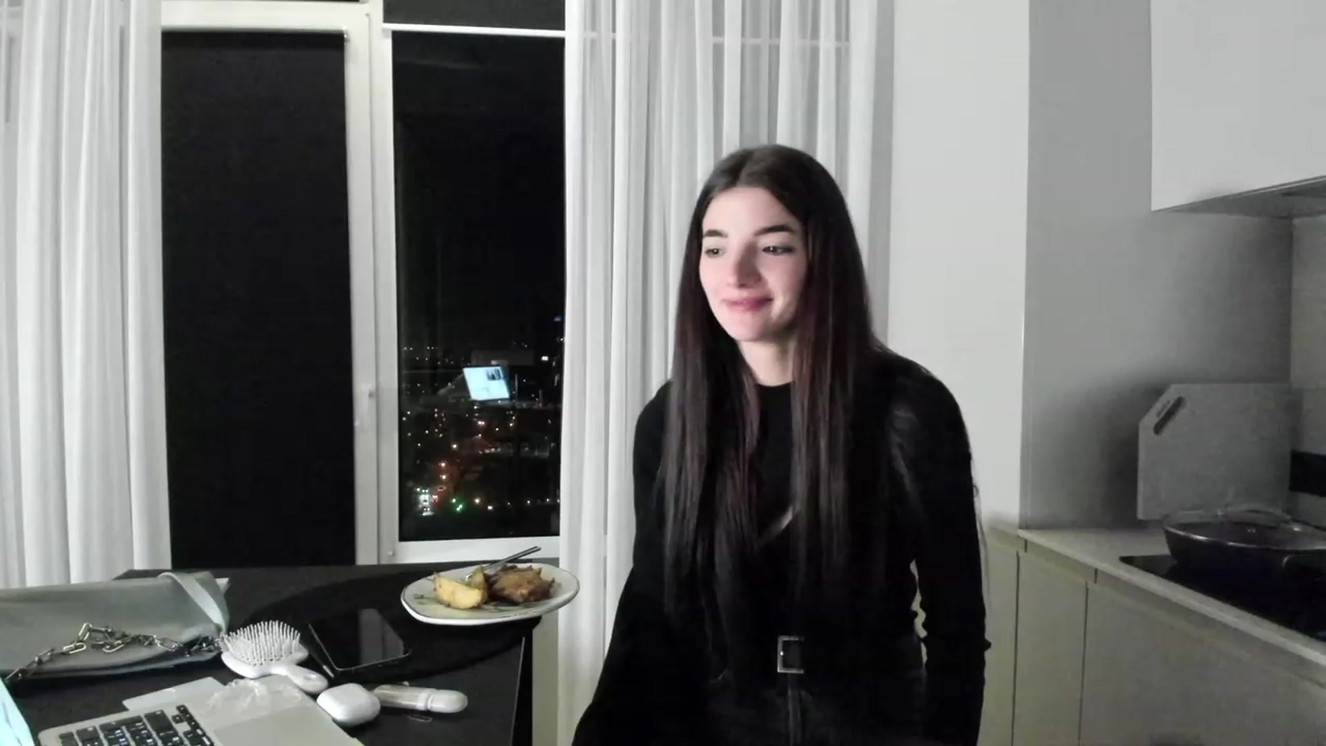 Gallery image thumbnail from SweetKlem's myfreecams stream on, 03/22/2023, 20:08 image 8 of 20