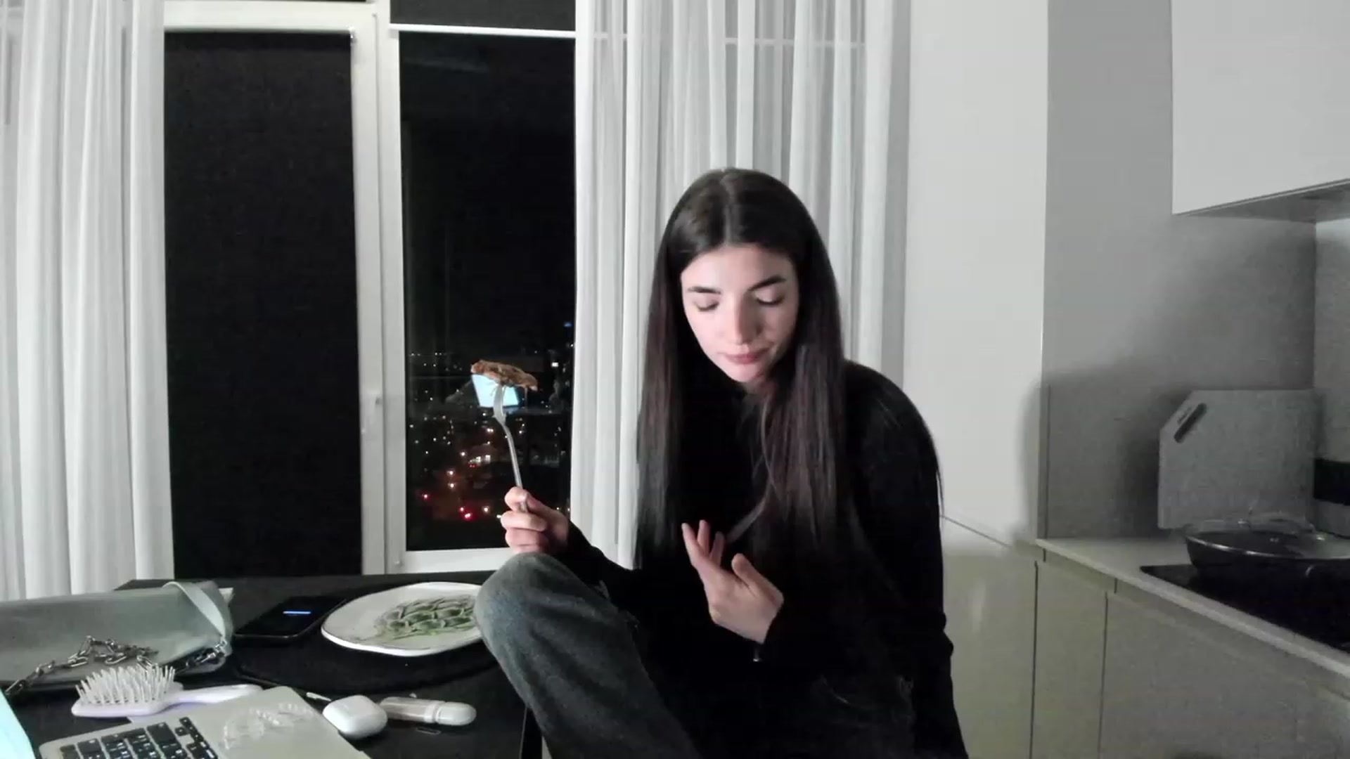 Gallery image thumbnail from SweetKlem's myfreecams stream on, 03/22/2023, 20:08 image 10 of 20