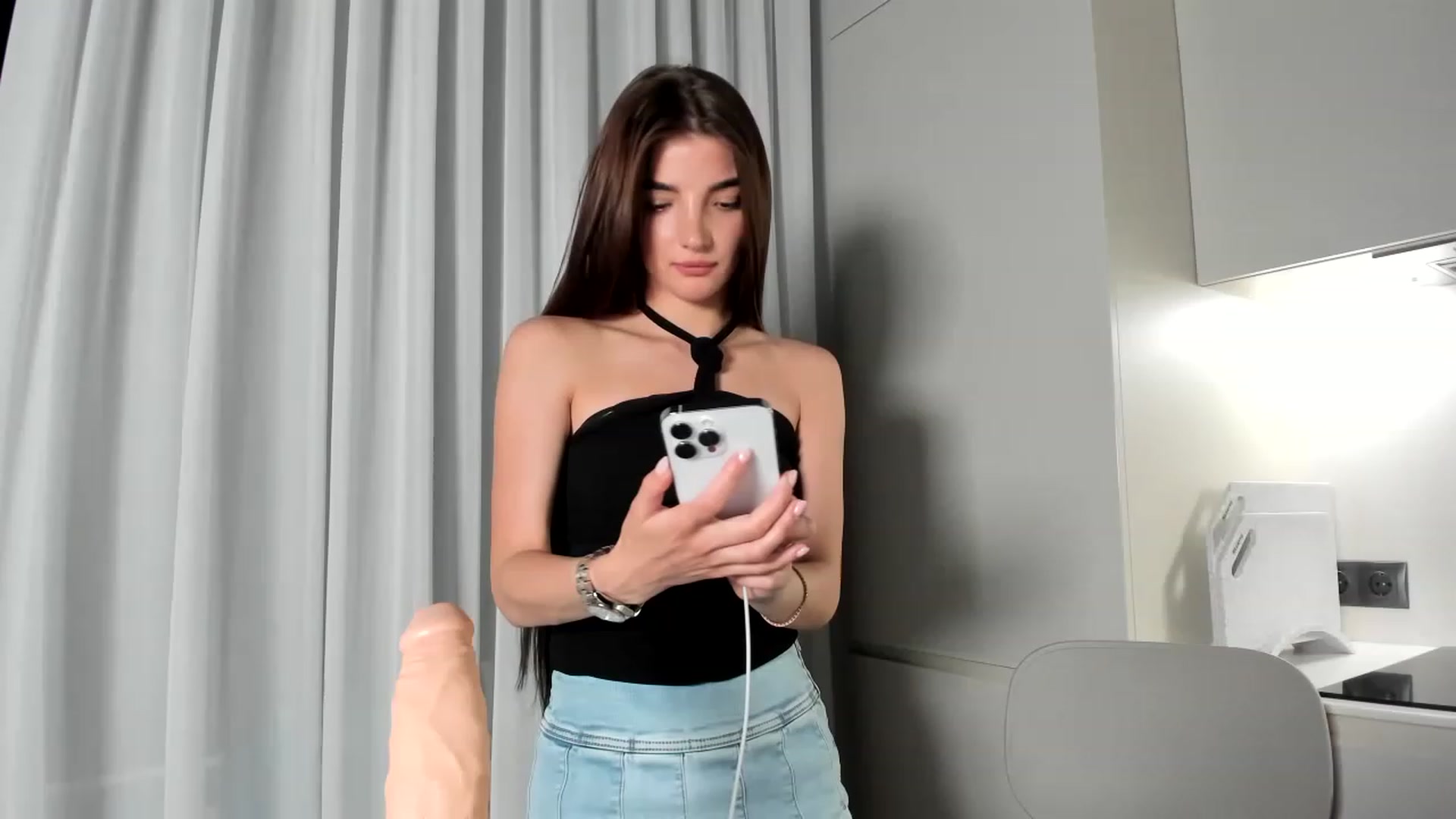 Gallery image thumbnail from SweetKlem's myfreecams stream on, 05/30/2023, 23:18 image 11 of 20