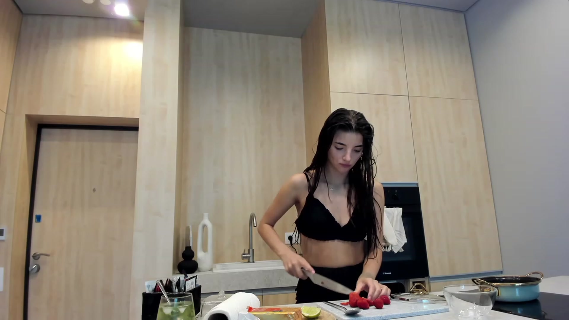Gallery image thumbnail from SweetKlem's myfreecams stream on, 07/14/2023, 10:32 image 10 of 20