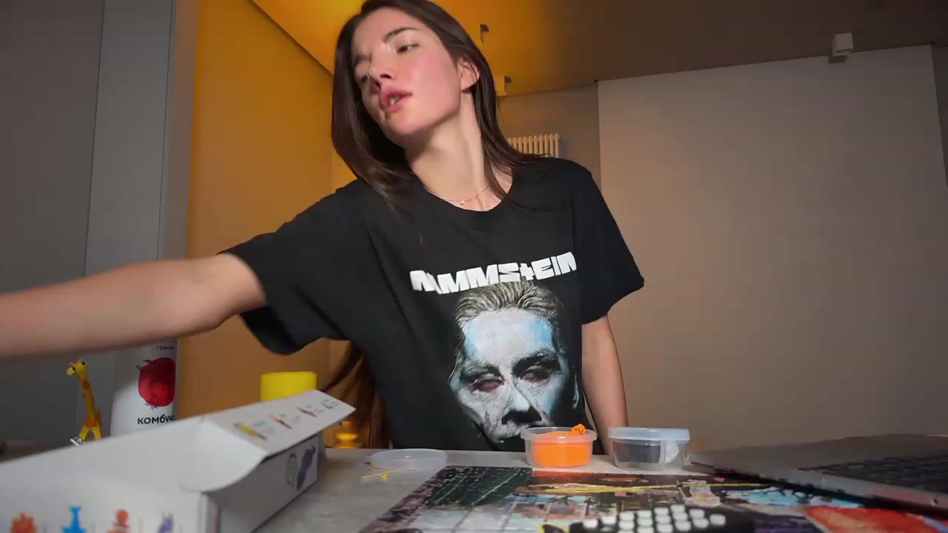 Gallery image thumbnail from SweetKlem's myfreecams stream on, 08/05/2023, 19:33 image 15 of 20