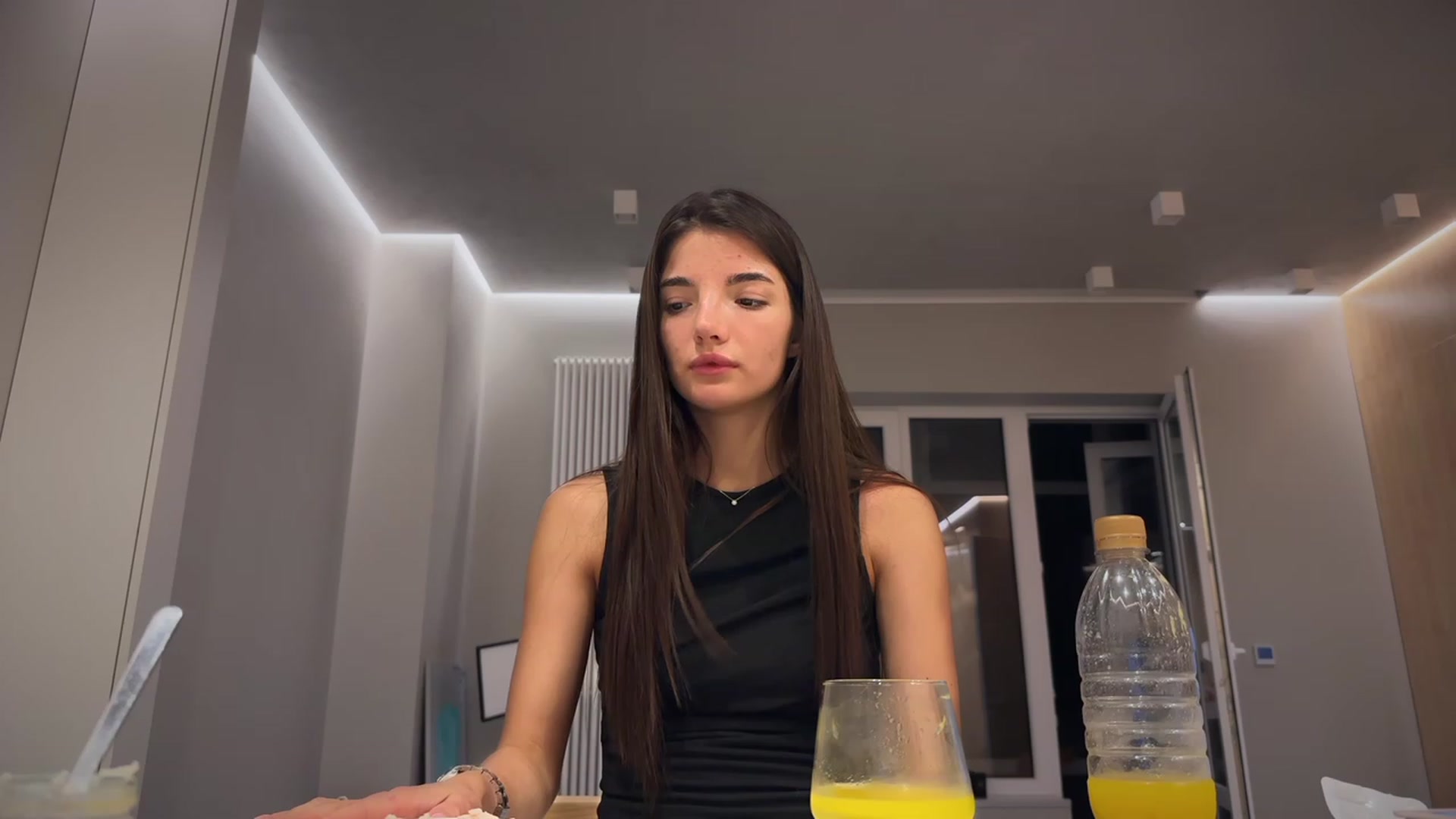 Gallery image thumbnail from SweetKlem's myfreecams stream on, 08/06/2023, 20:12 image 20 of 20