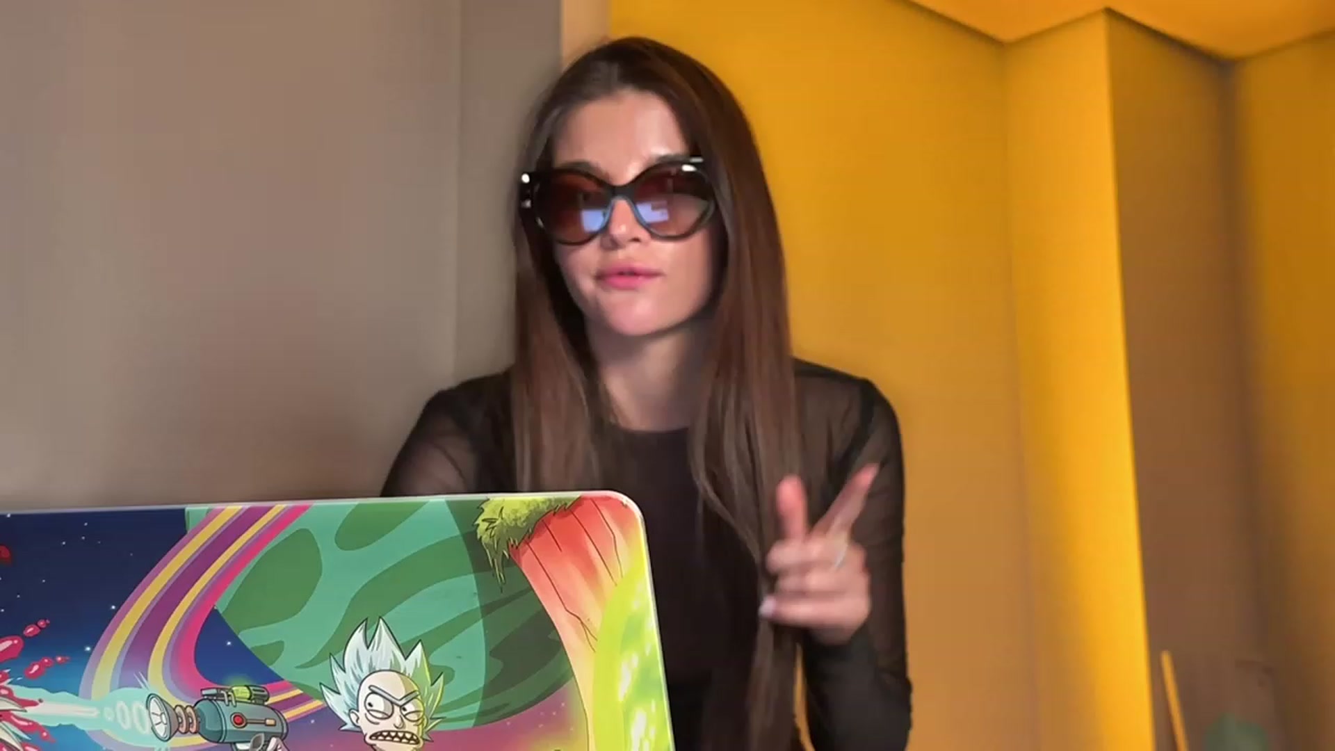 Gallery image thumbnail from SweetKlem's myfreecams stream on, 08/13/2023, 24:25 image 4 of 20