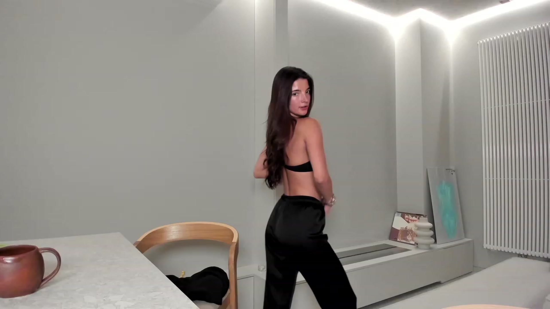 Gallery image thumbnail from SweetKlem's myfreecams stream on, 08/17/2023, 19:38 image 10 of 20