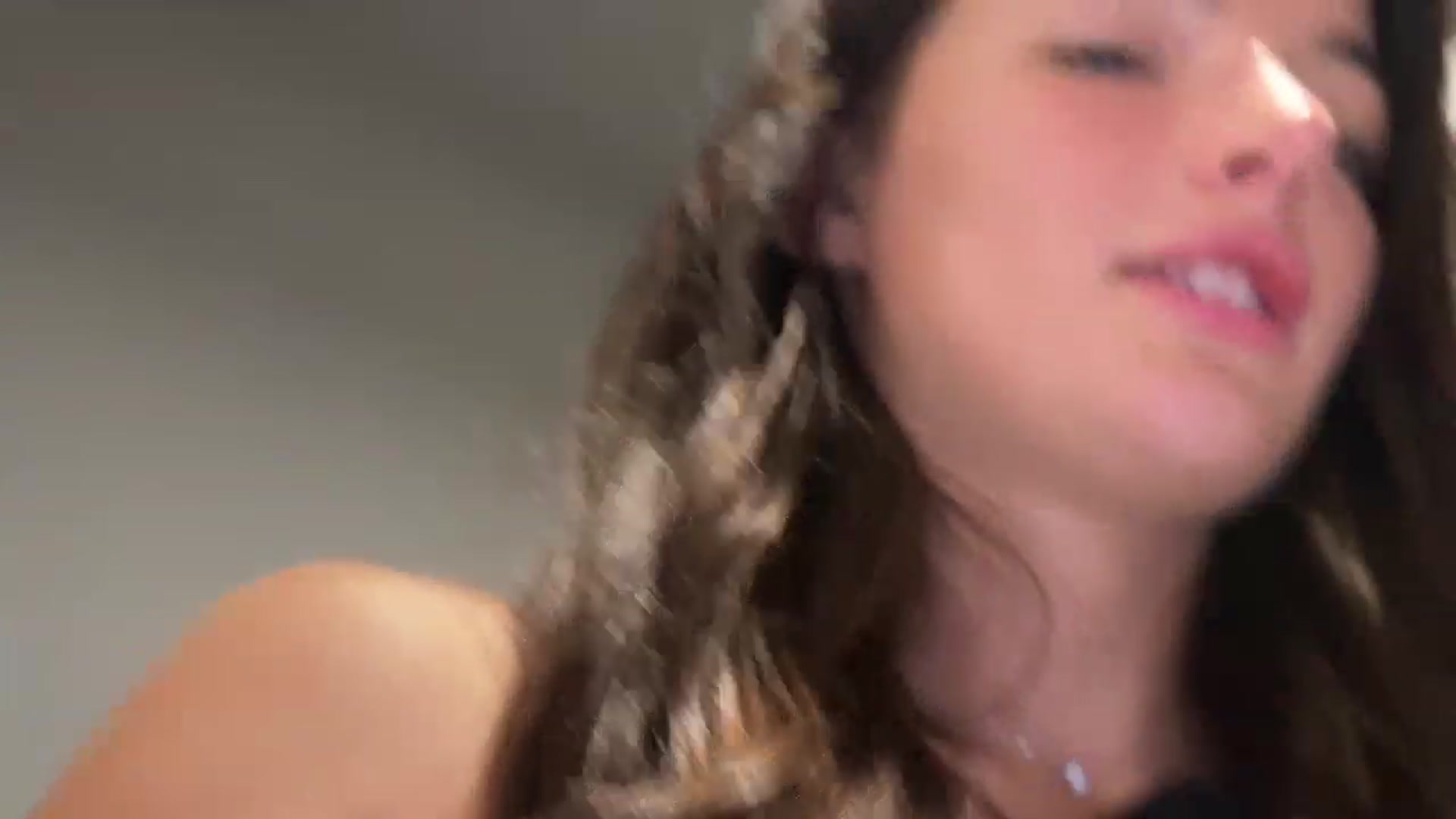 Gallery image thumbnail from SweetKlem's myfreecams stream on, 08/17/2023, 21:38 image 11 of 20