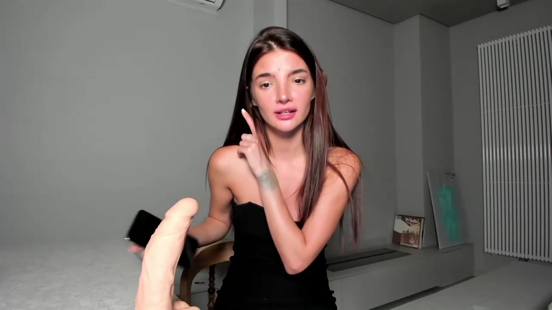 Gallery image thumbnail from SweetKlem's myfreecams stream on, 08/25/2023, 21:43 image 19 of 20