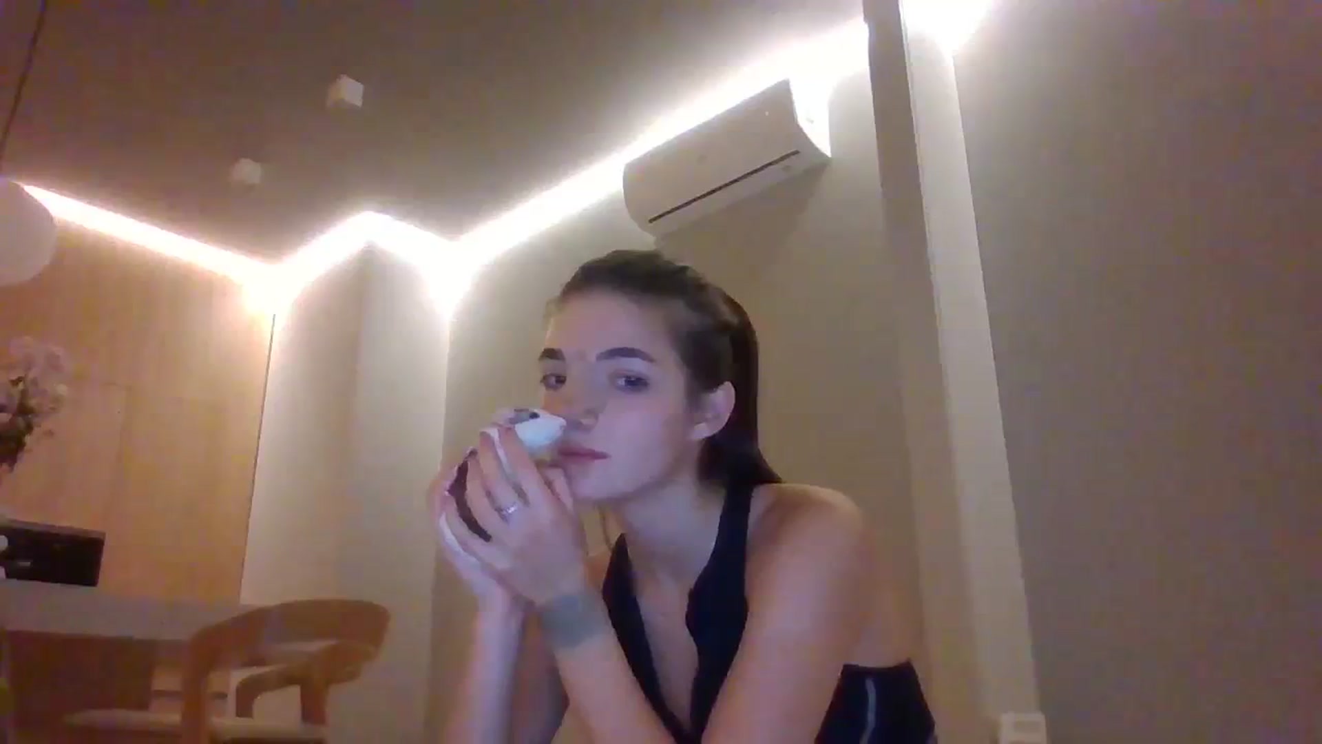 Gallery image thumbnail from SweetKlem's myfreecams stream on, 09/27/2023, 18:51 image 13 of 20