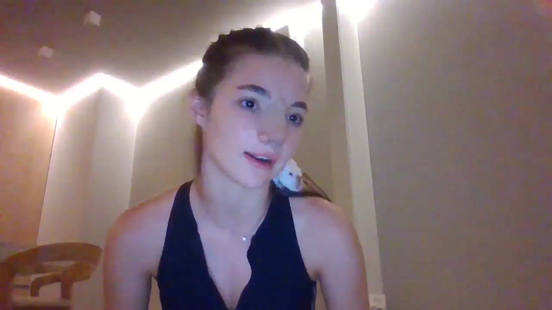 Gallery image thumbnail from SweetKlem's myfreecams stream on, 09/27/2023, 18:51 image 9 of 20