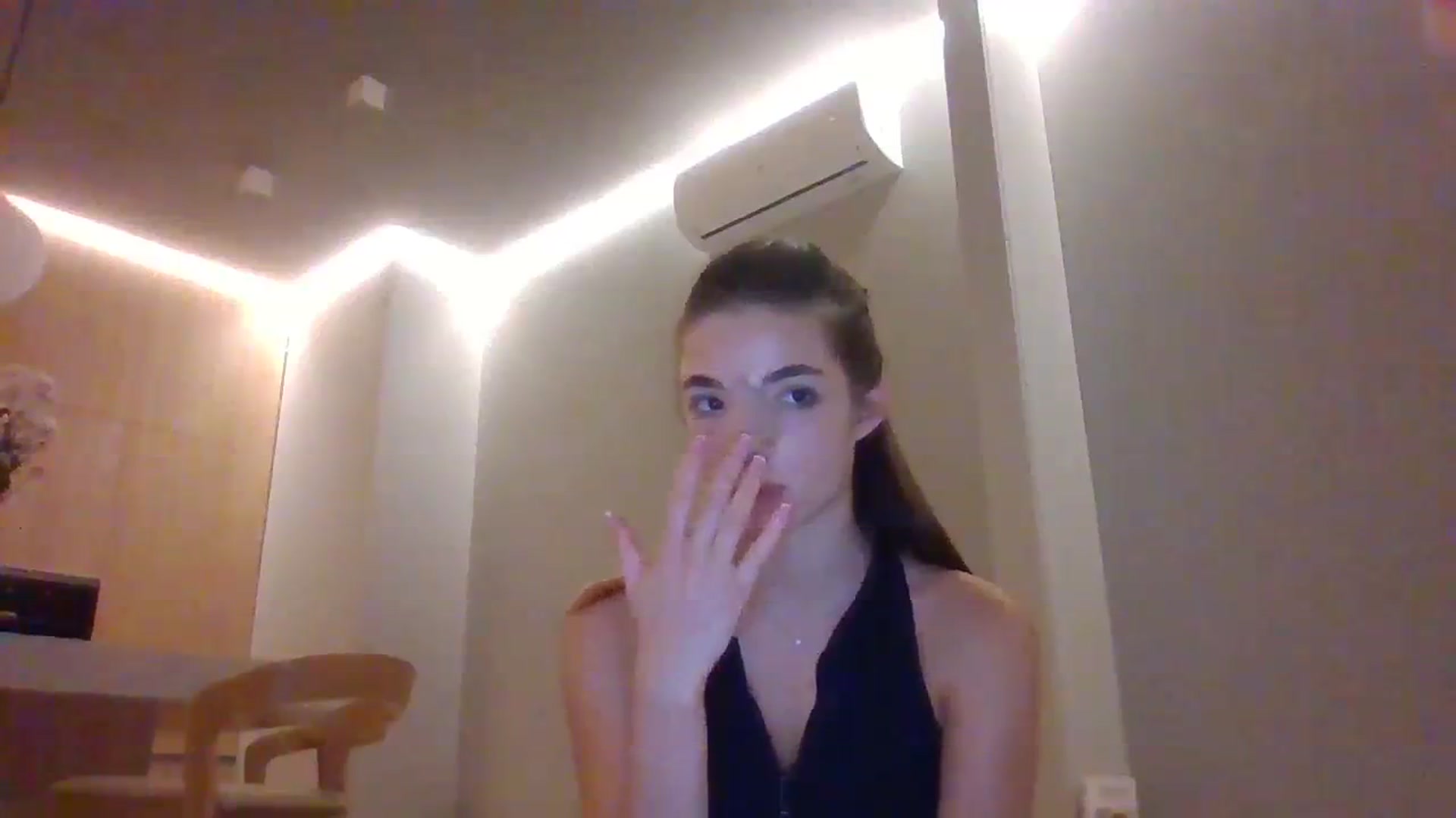 Gallery image thumbnail from SweetKlem's myfreecams stream on, 09/27/2023, 18:51 image 10 of 20