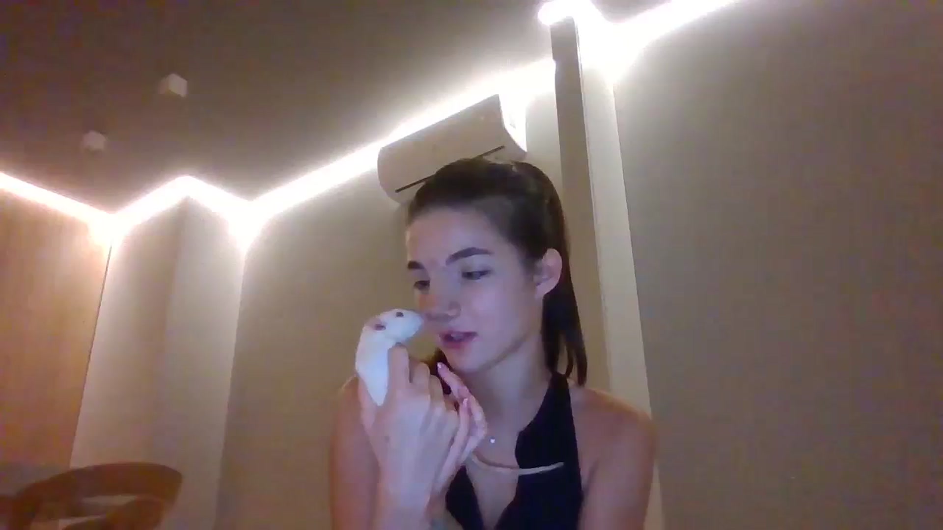 Gallery image thumbnail from SweetKlem's myfreecams stream on, 09/27/2023, 18:51 image 1 of 20