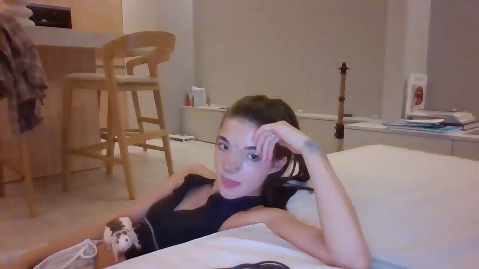Gallery image thumbnail from SweetKlem's myfreecams stream on, 09/27/2023, 18:51 image 16 of 20