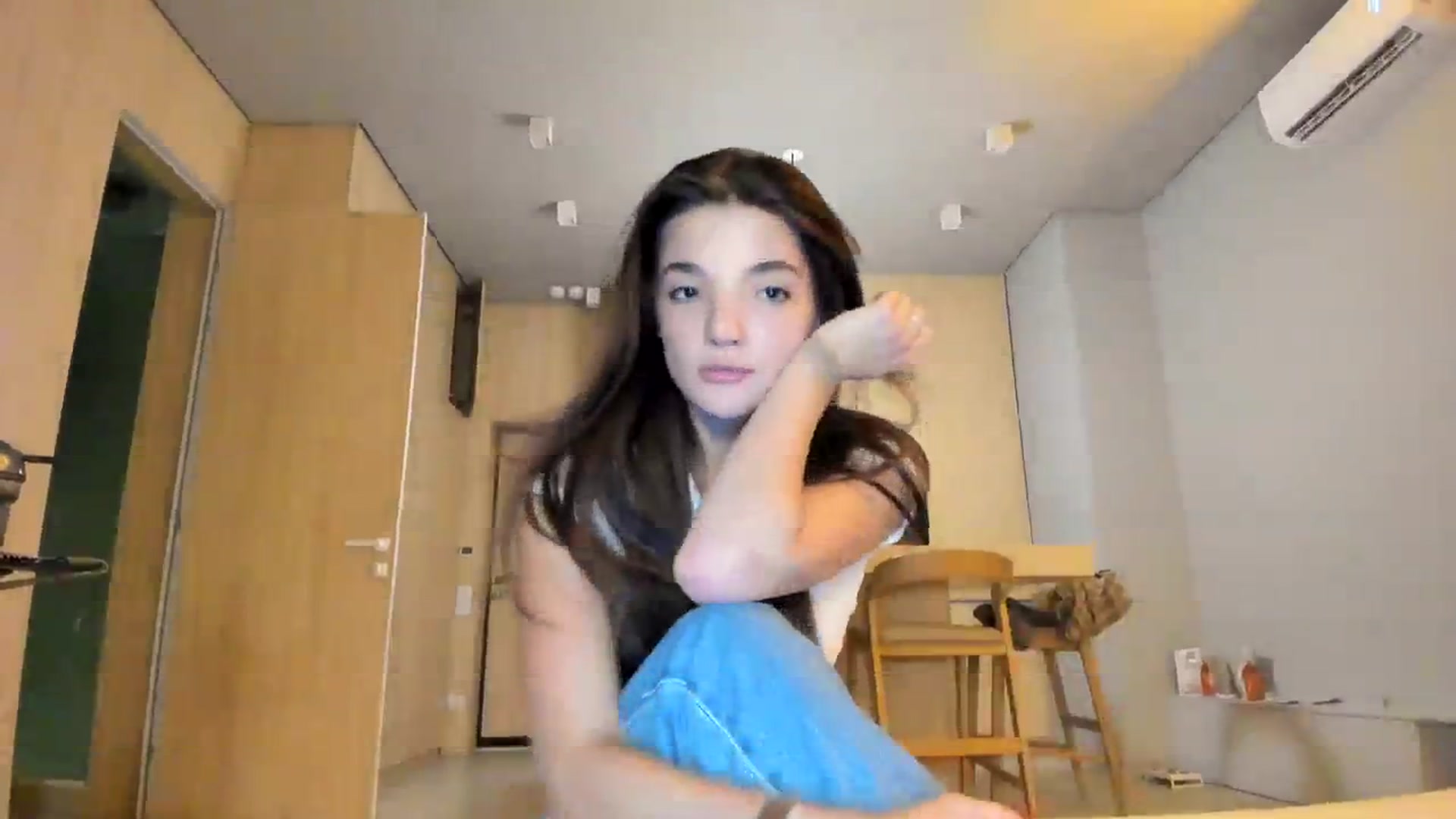 Gallery image thumbnail from SweetKlem's myfreecams stream on, 10/03/2023, 20:39 image 16 of 20