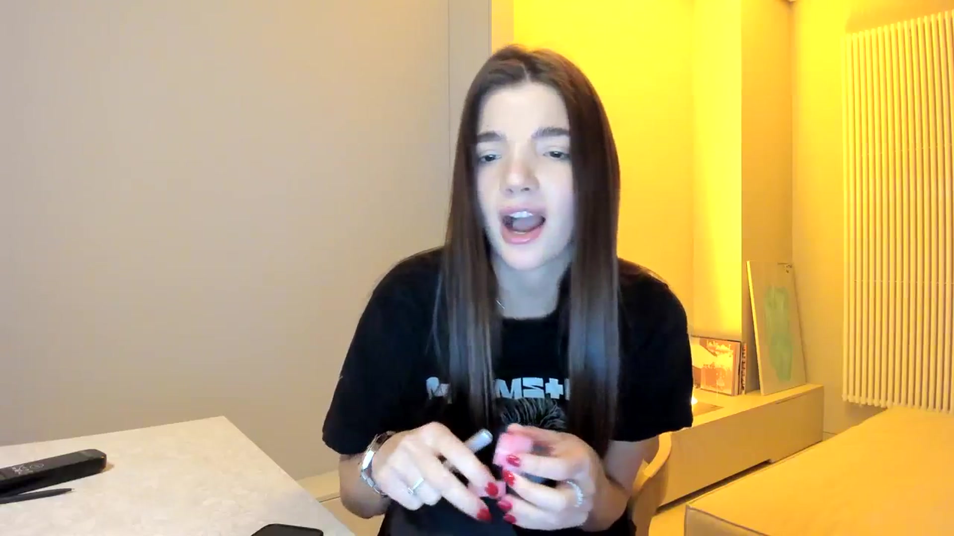 Gallery image thumbnail from SweetKlem's myfreecams stream on, 10/10/2023, 20:10 image 20 of 20