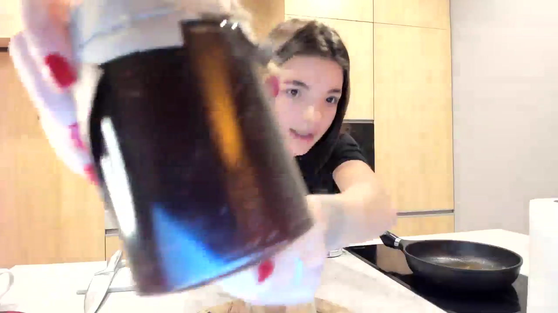 Gallery image thumbnail from SweetKlem's myfreecams stream on, 10/10/2023, 20:10 image 7 of 20