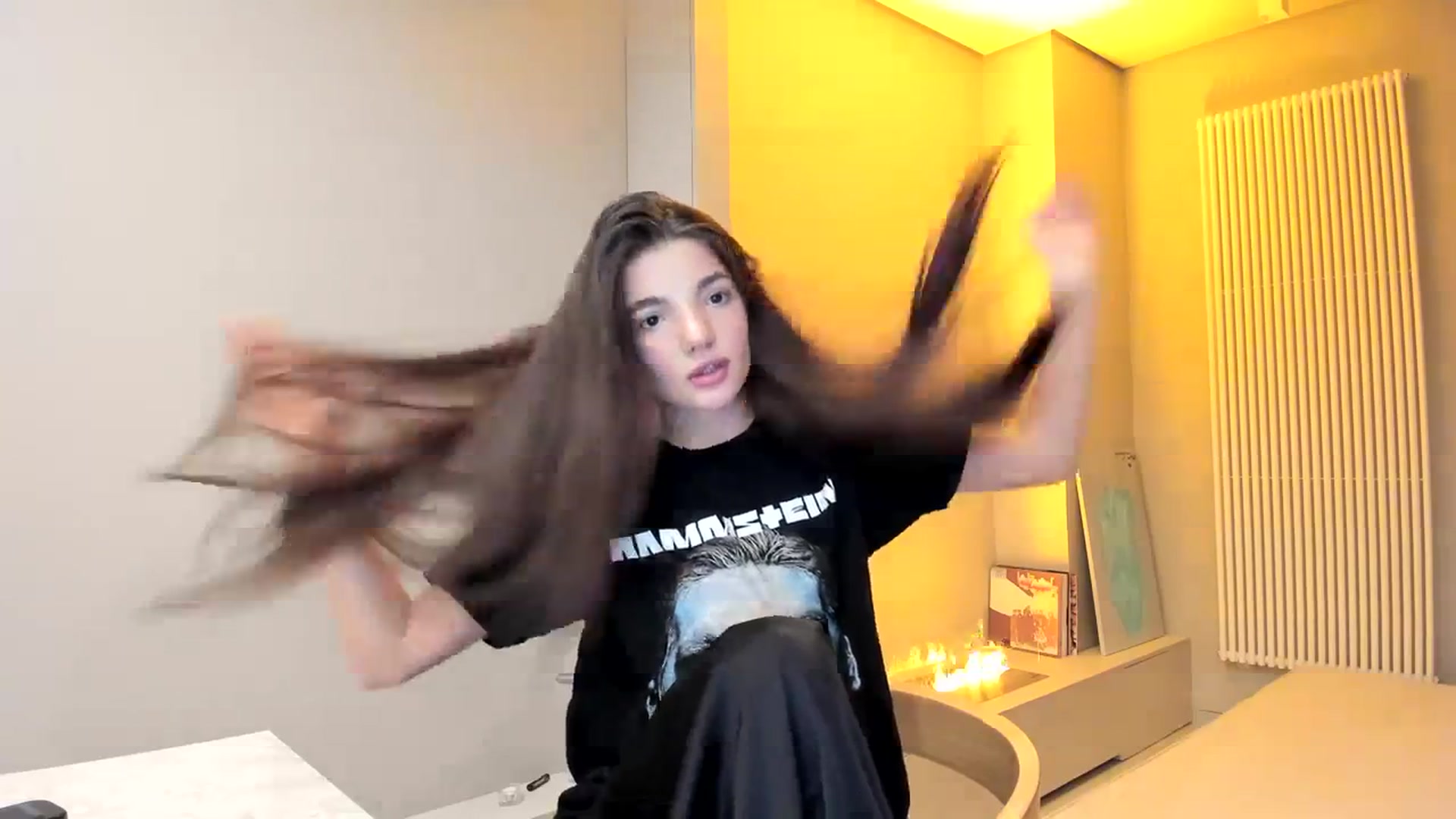 Gallery image thumbnail from SweetKlem's myfreecams stream on, 10/10/2023, 20:10 image 2 of 20