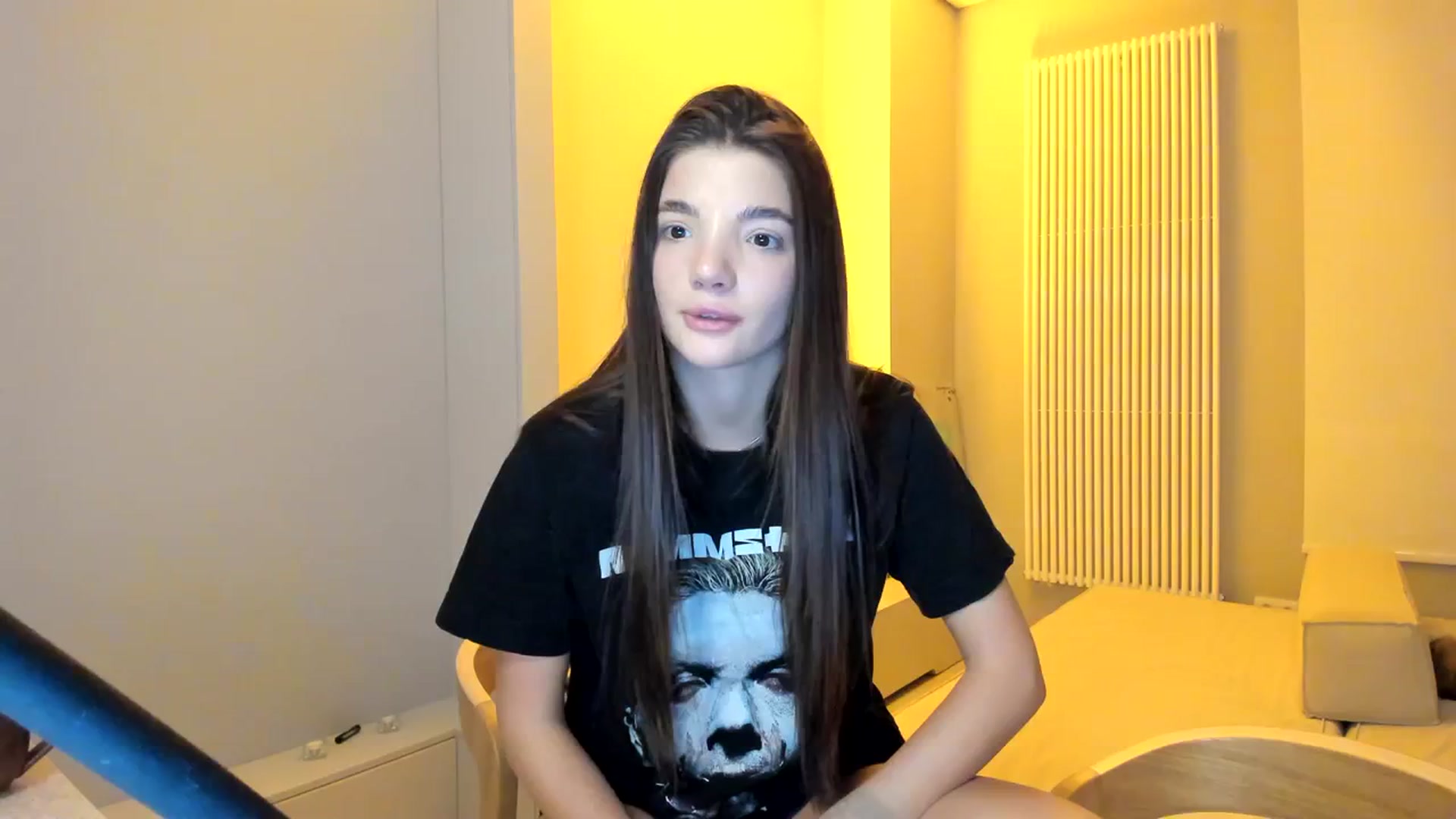 Gallery image thumbnail from SweetKlem's myfreecams stream on, 10/10/2023, 22:22 image 14 of 20