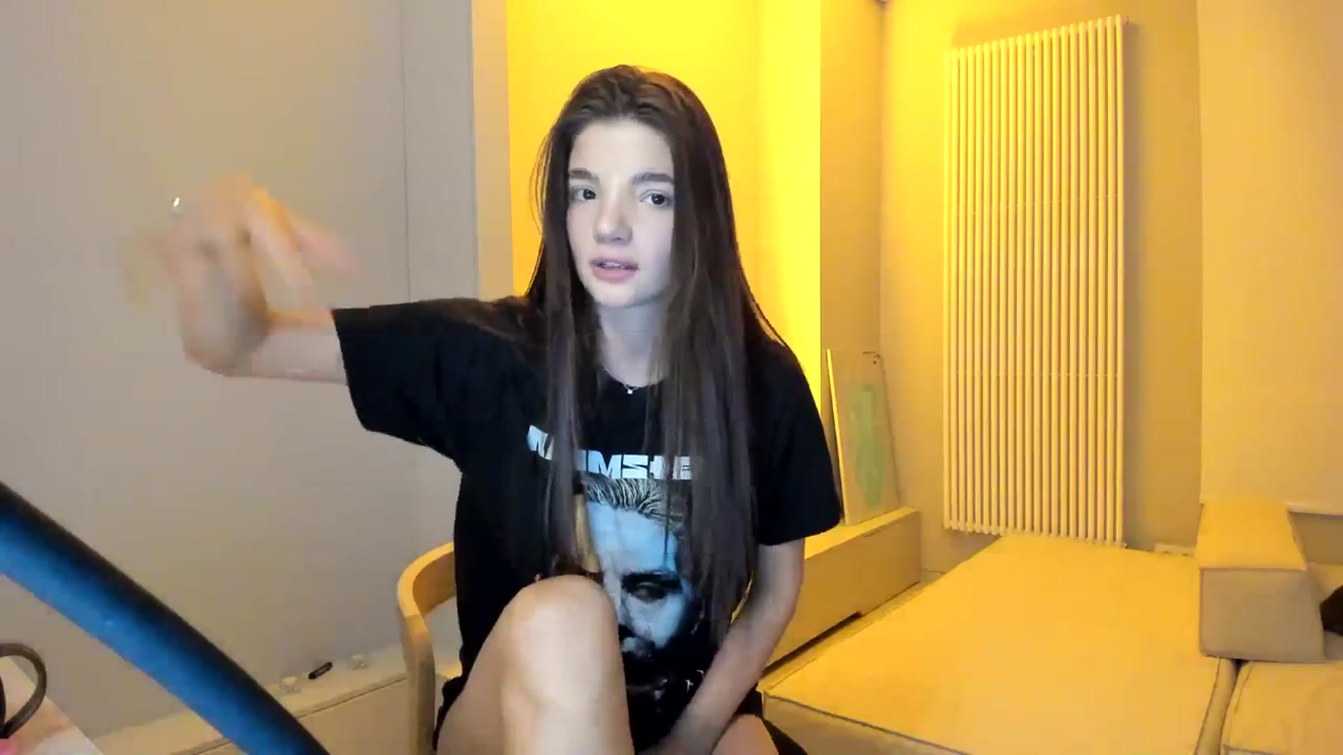 Gallery image thumbnail from SweetKlem's myfreecams stream on, 10/10/2023, 22:22 image 6 of 20